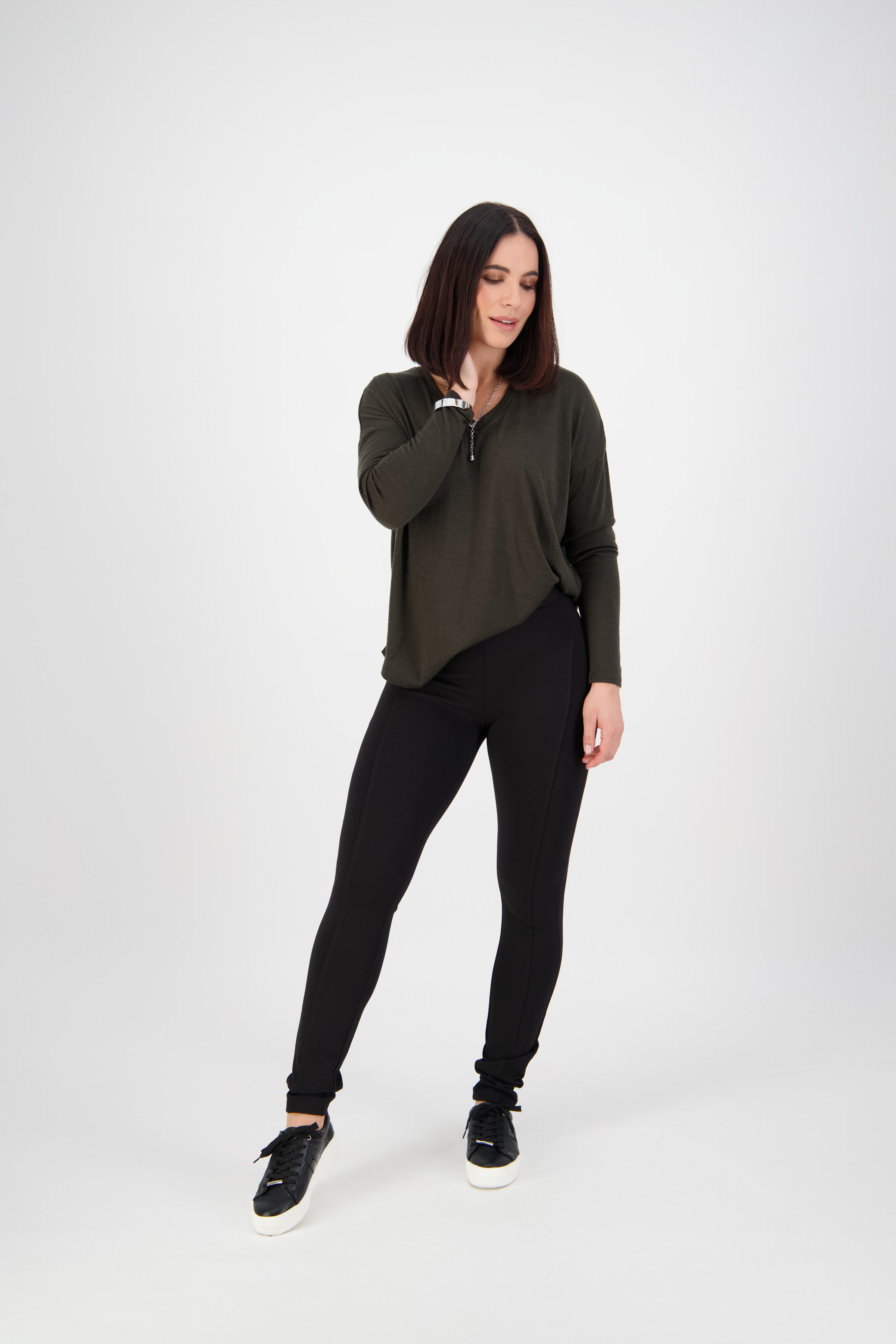 12106 Black - Skinny Leg Full Length Ponti Pull-On - Vassalli