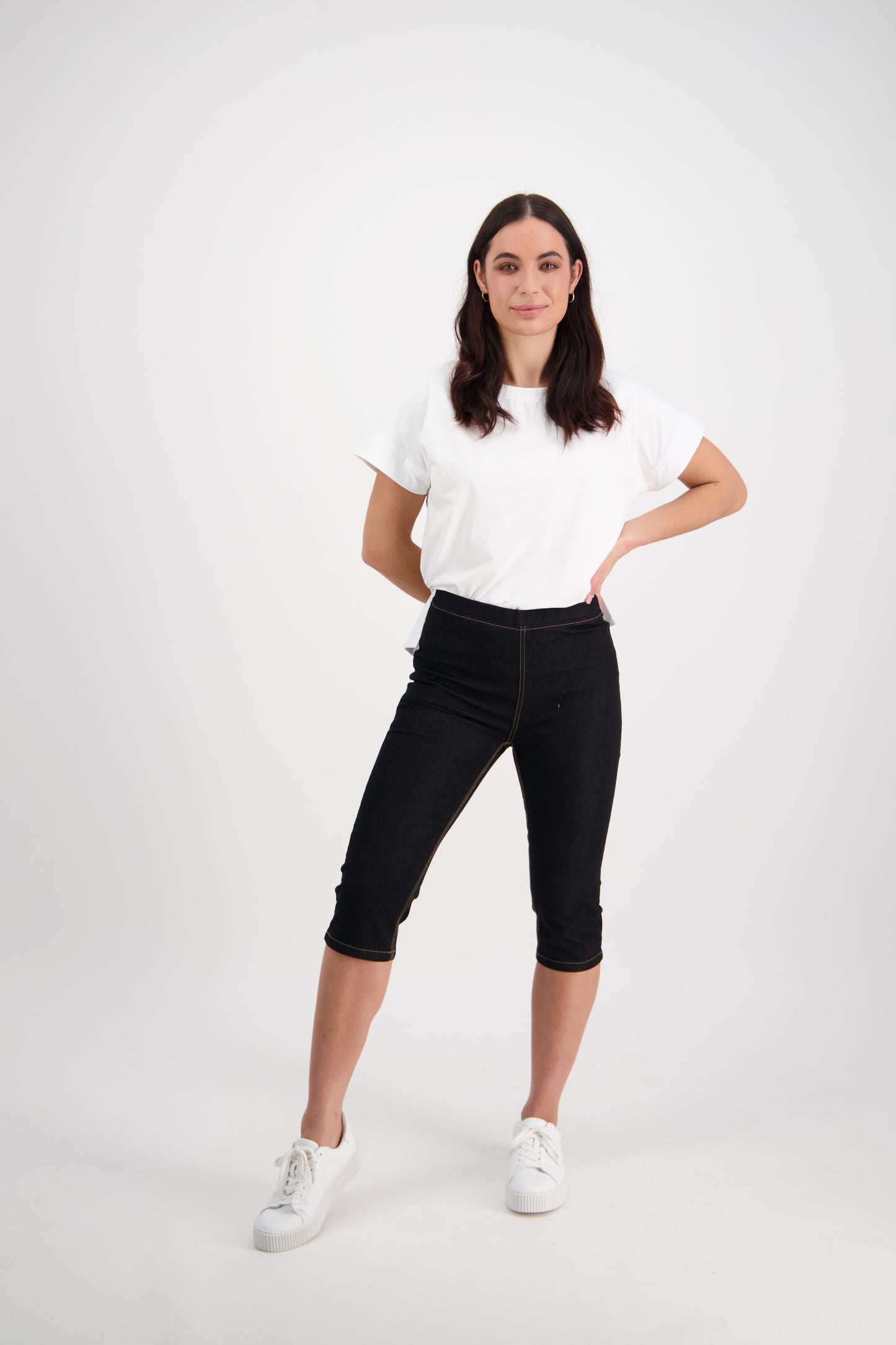 261CS Black Denim - Skinny Leg 3/4 Length Contrast Stitch Denim Pull On