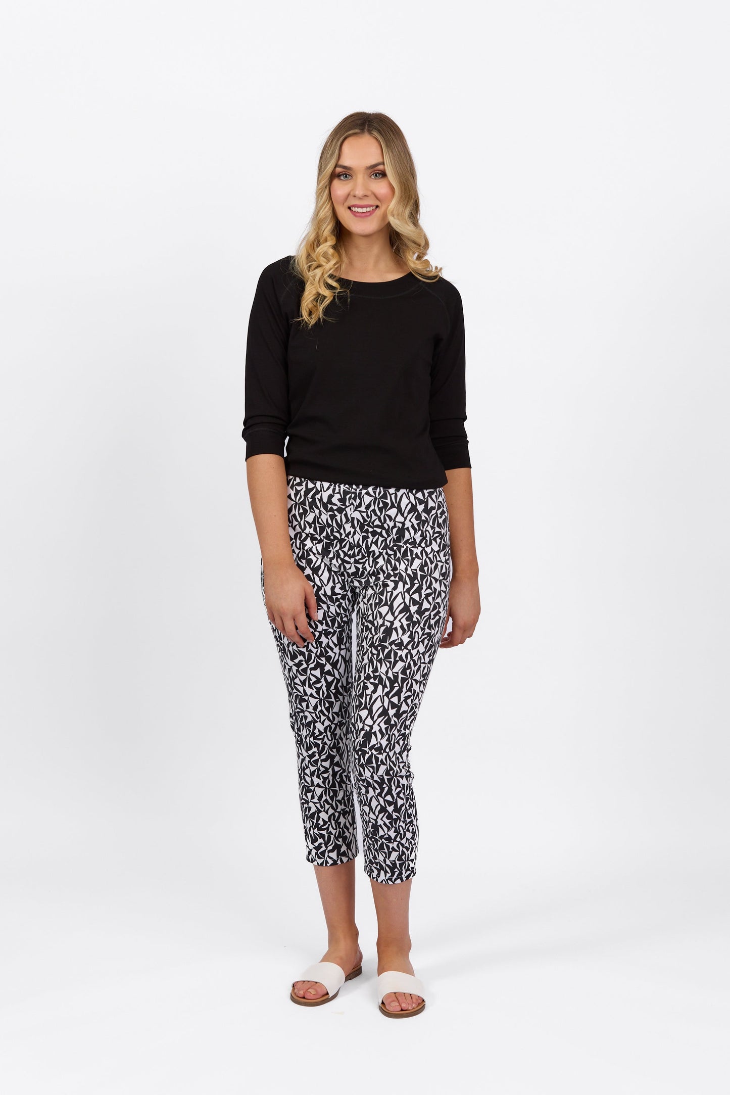 271LW Accent - Printed Skinny Leg 7/8 Length Lightweight Pull-On - Vassalli