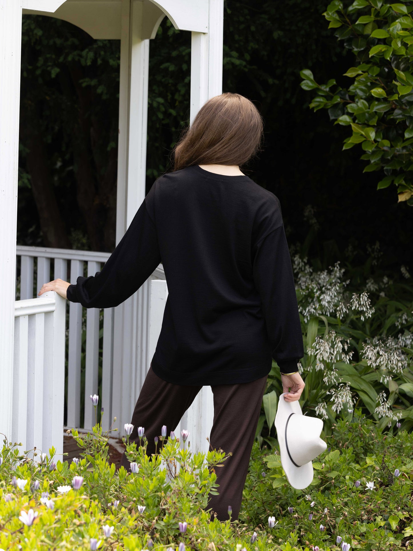 4391 Black - 100% Merino Round Neck Drop Shoulder Top - Vassalli