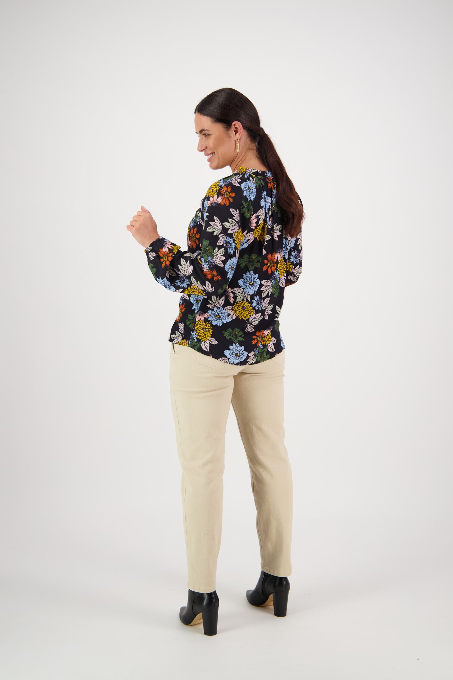4404 Viva La Bloom - V Neck Top with Front Frill and Neck Ties - Vassalli