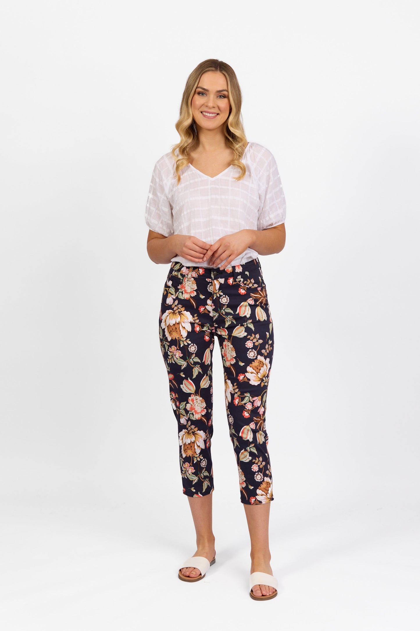 5509LW Freya - Printed Lightweight Skinny Leg 7/8 Length Pant with Fly - Vassalli