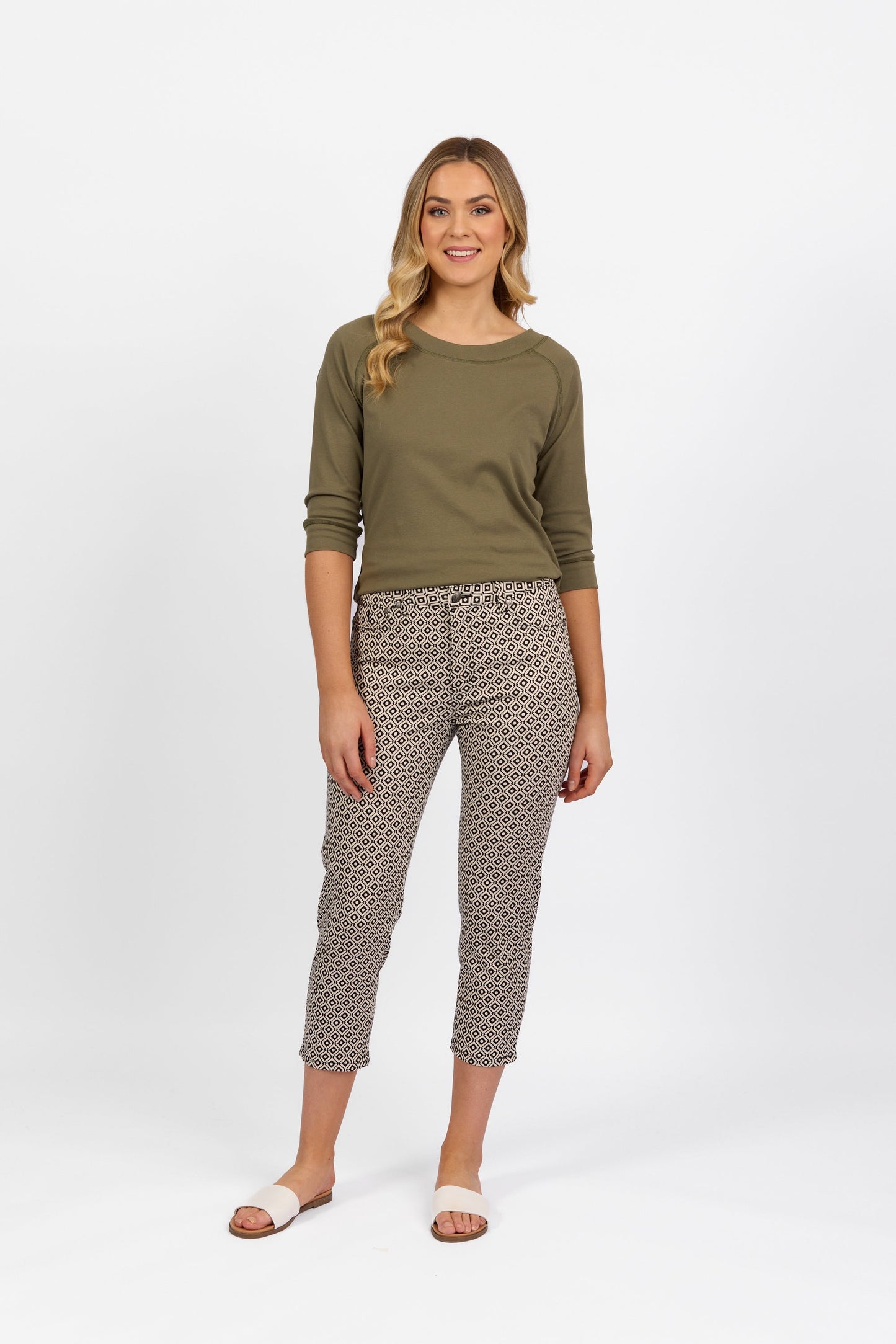 5509LW Sahara - Printed Lightweight Skinny Leg 7/8 Length Pant with Fly