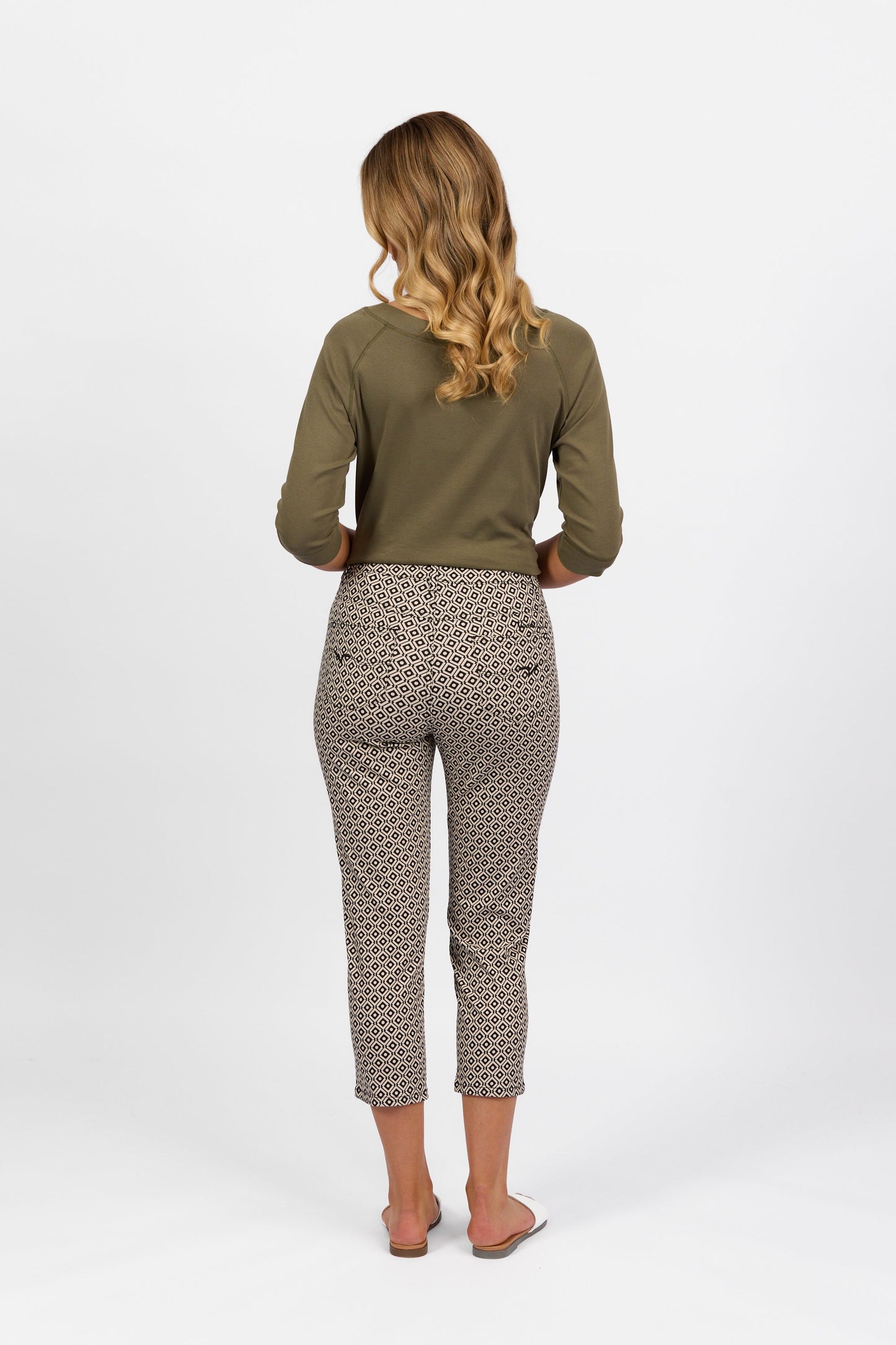 5509LW Sahara - Printed Lightweight Skinny Leg 7/8 Length Pant with Fly