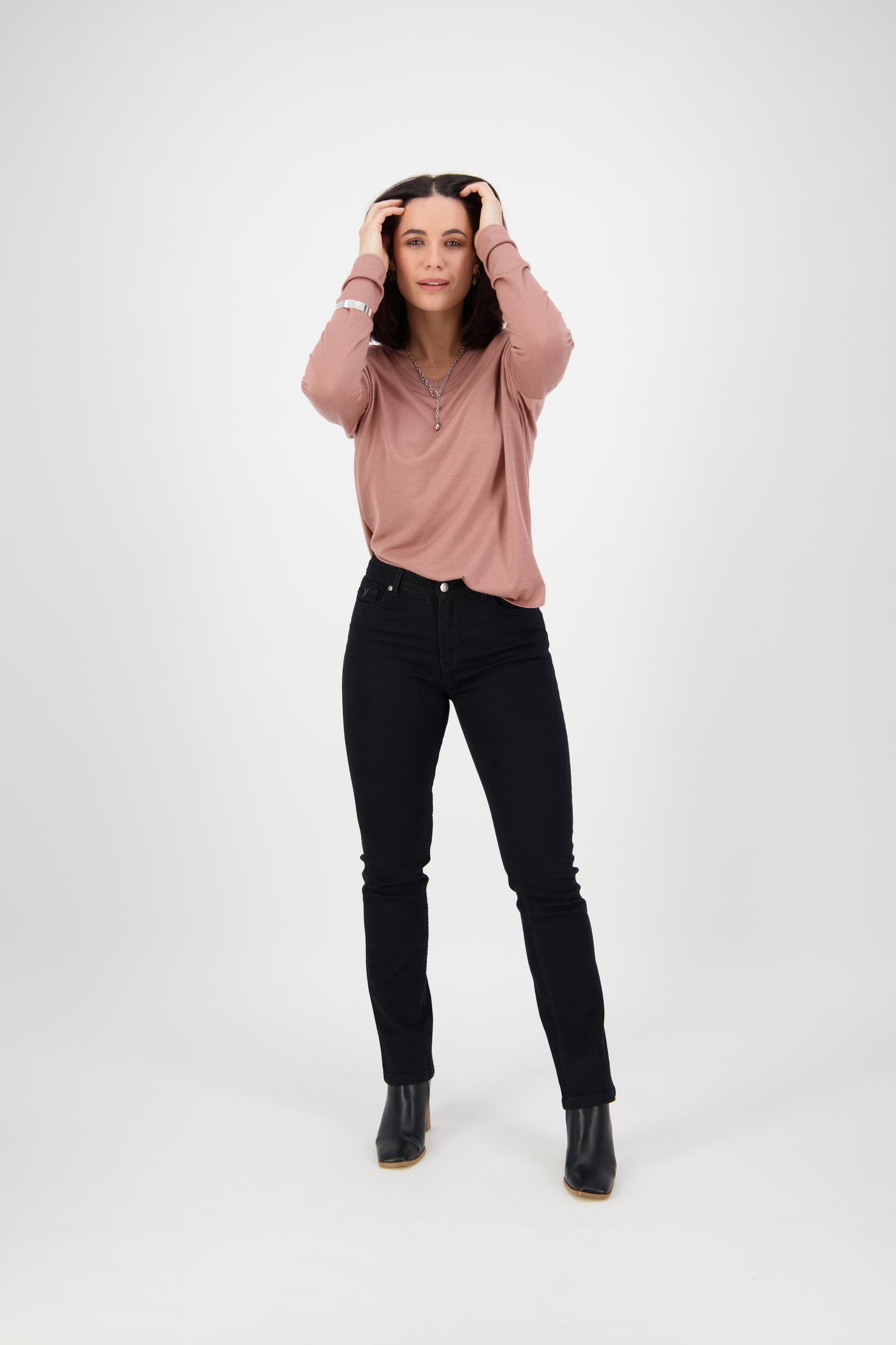 5719 Black Denim - Slim Leg Full Length Jean with Heavy Top Stitch - Vassalli