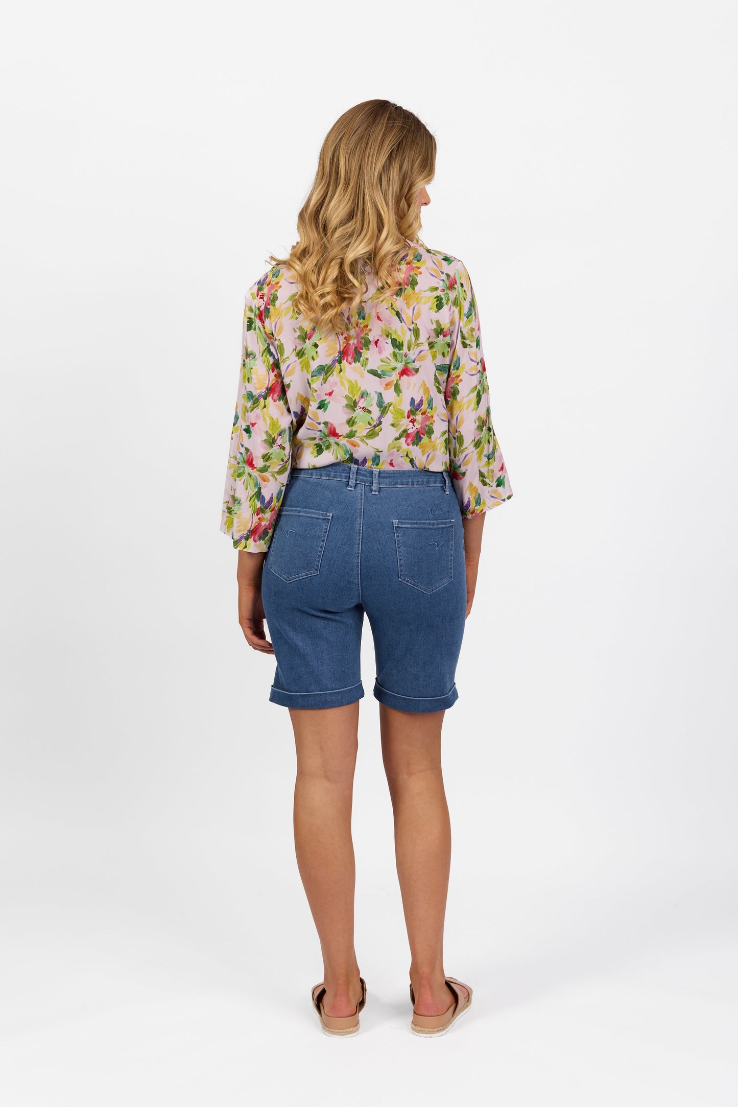 5775A Blue Hue - Slim Leg Above Knee Short - Vassalli