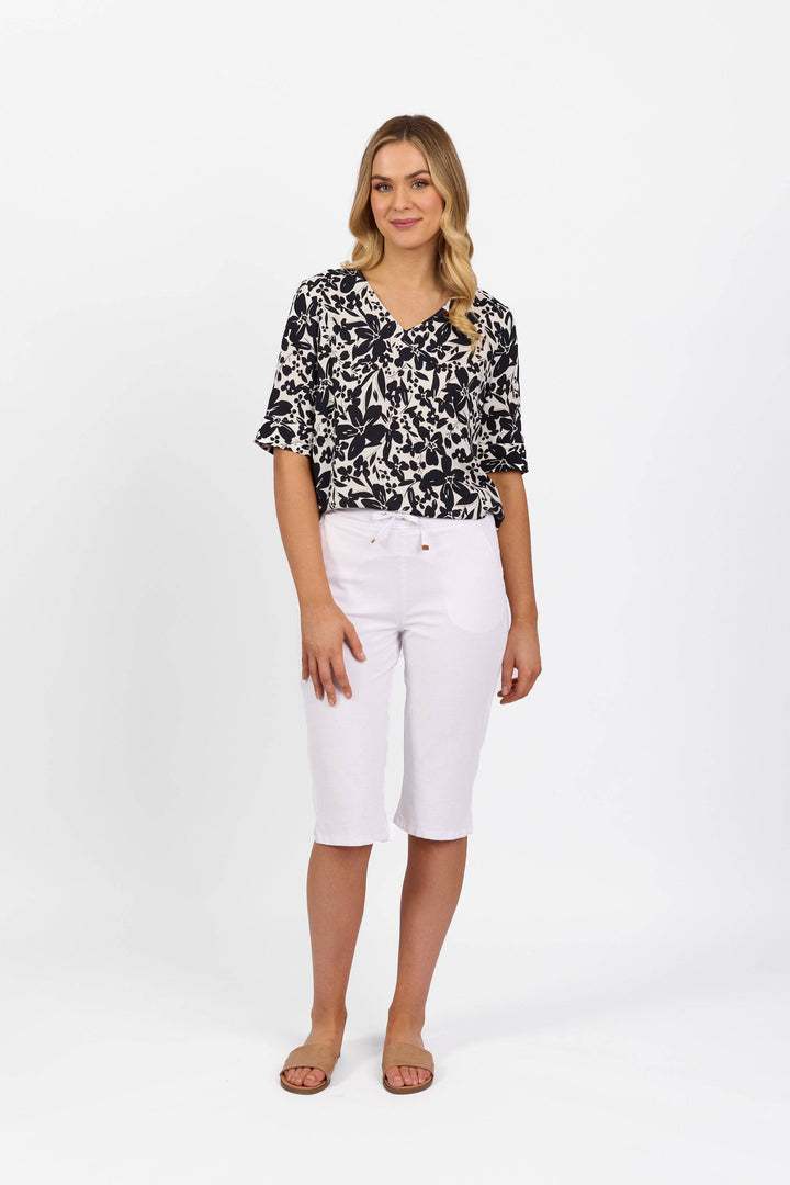 5789 White - Below Knee Slim Leg Elastic Waist Pant - Vassalli