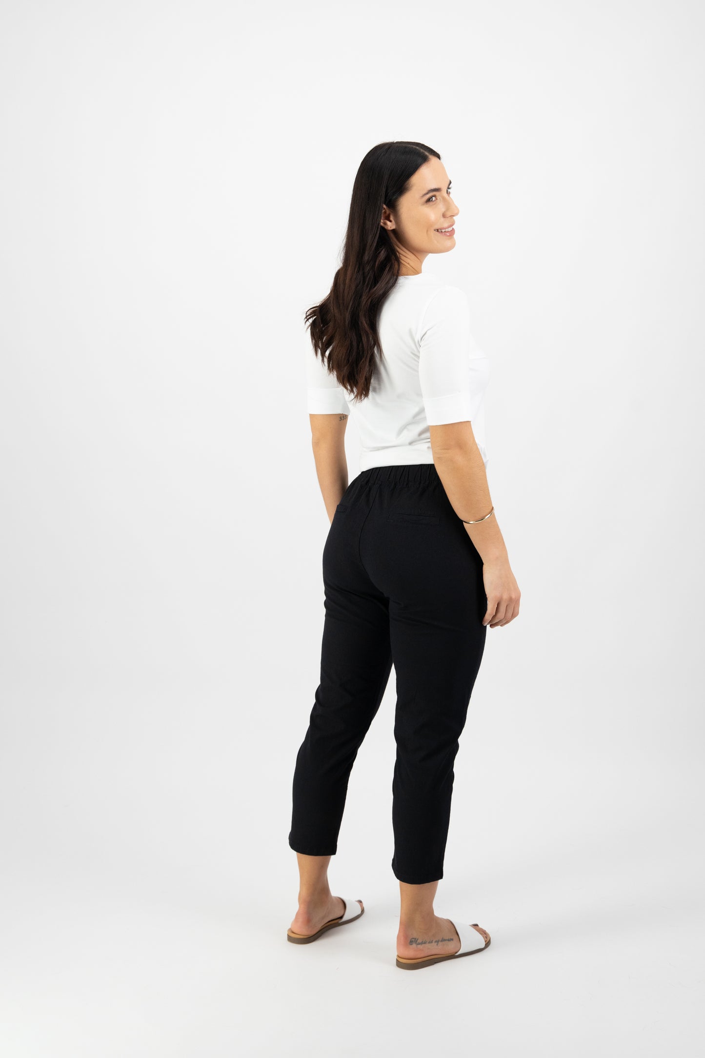 5790 Black - 7/8 Length Skinny Leg Elastic Waist Pant - Vassalli
