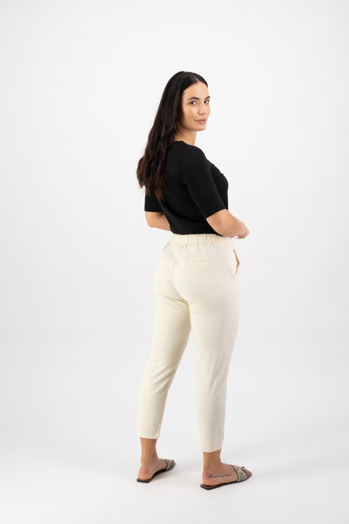 5790 Ecru - 7/8 Length Skinny Leg Elastic Waist Pant - Vassalli