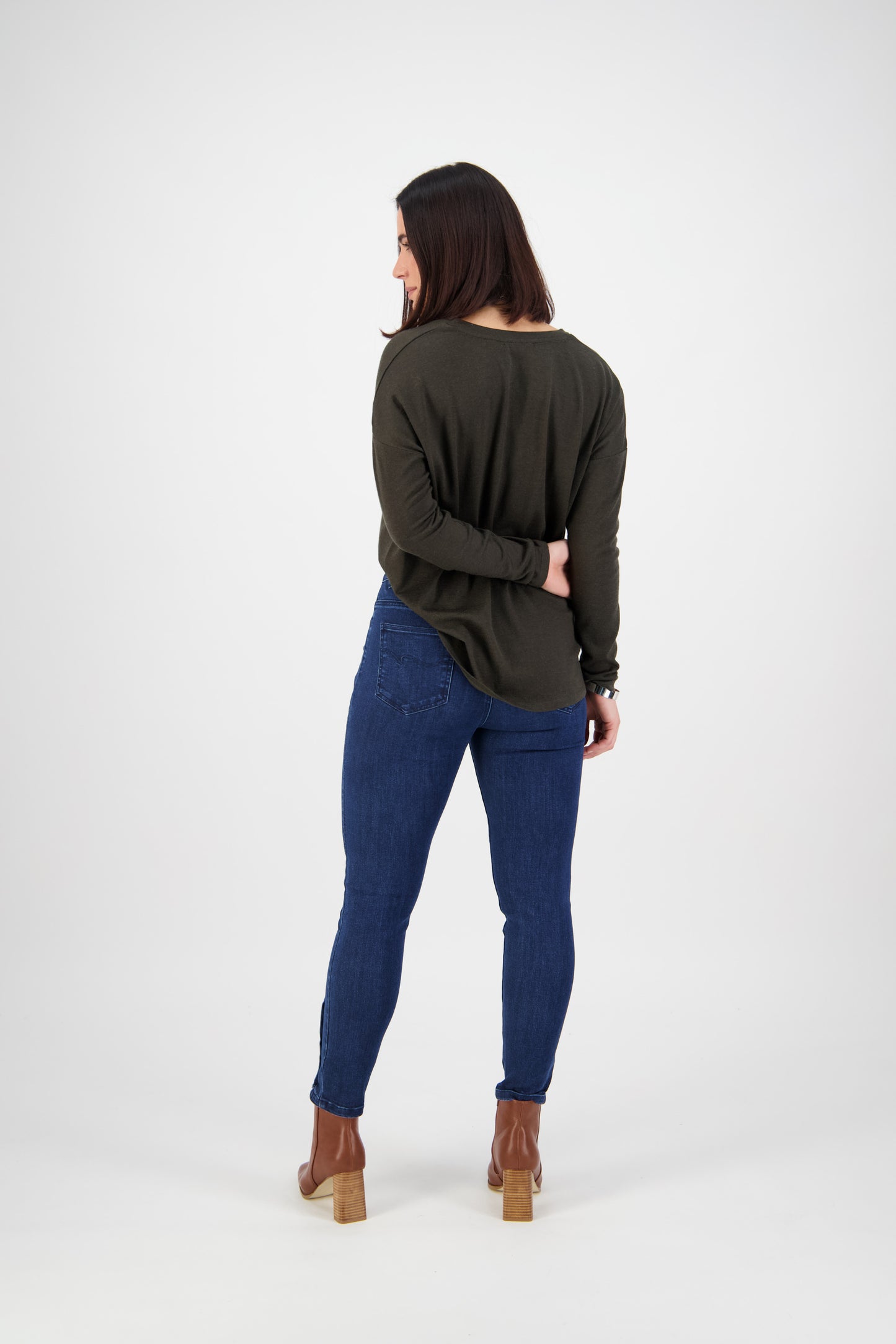 5950 Ink Denim - Skinny Leg Ankle Grazer Jean with Cuff Button Detail - Vassalli