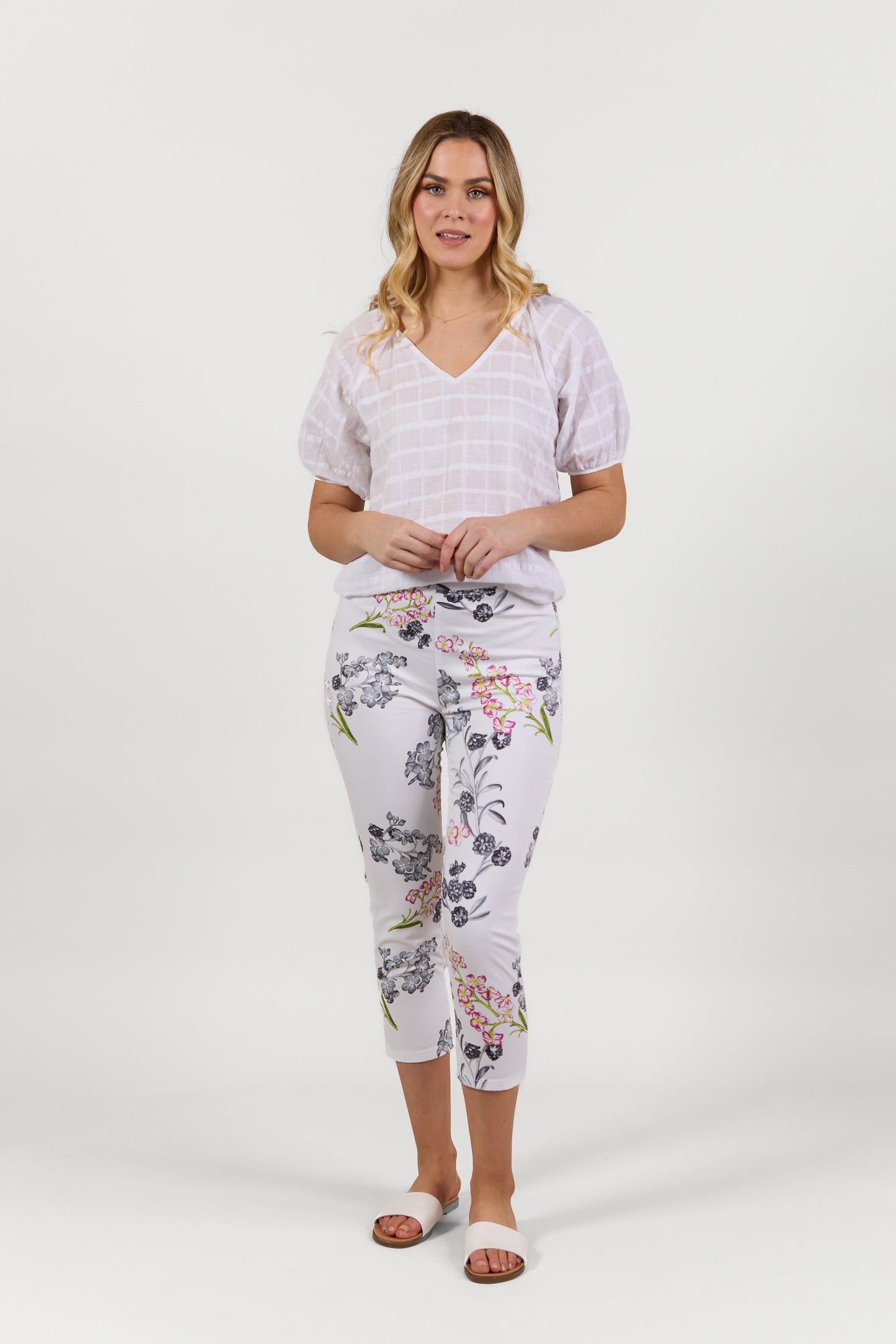 S271LW Delphi - Skinny Leg 7/8 Length Lightweight Pull-On - Vassalli