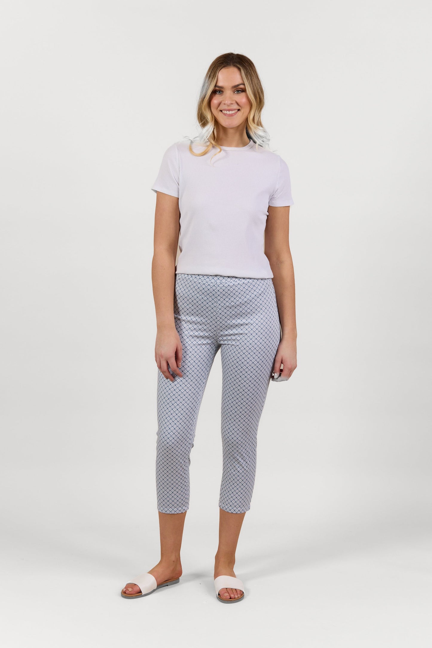 S271LW Kaleidoscope - Skinny Leg 7/8 Length Lightweight Pull On - Vassalli