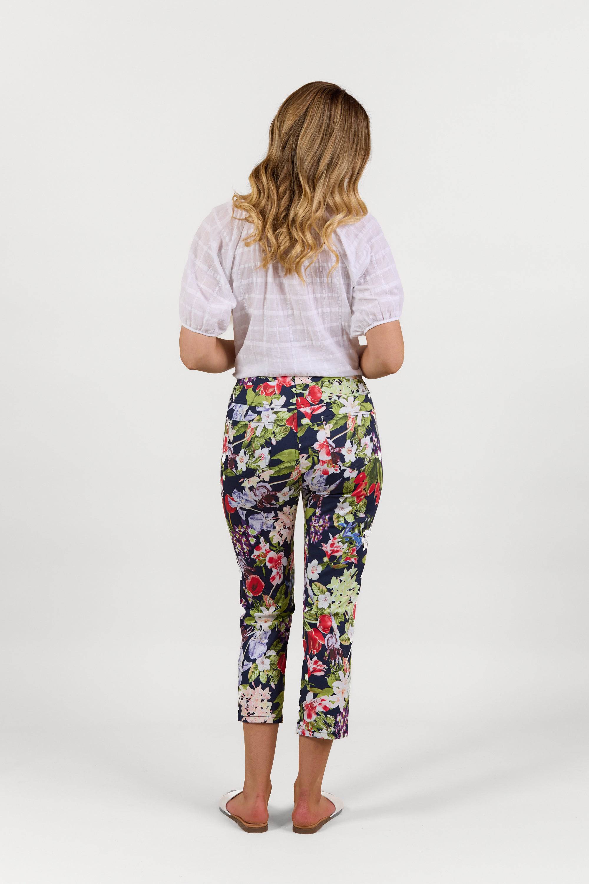 S274LW Tulip - Slim Leg 7/8 Length Lightweight Pull-On - Vassalli