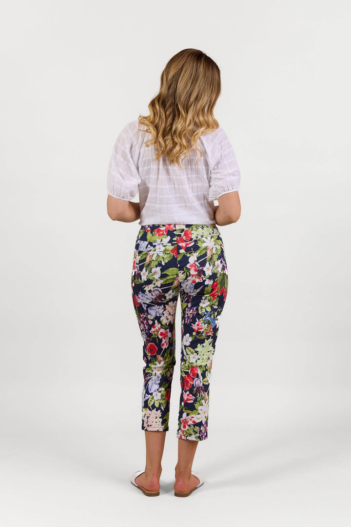 S274LW Tulip - Slim Leg 7/8 Length Lightweight Pull-On - Vassalli