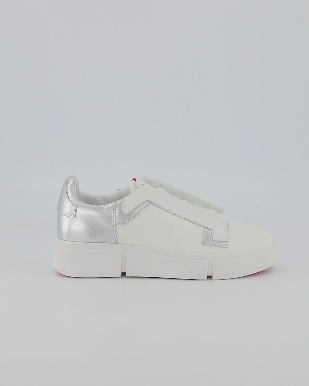 VS-004 White/Silver - Laceless Sneaker Vassalli