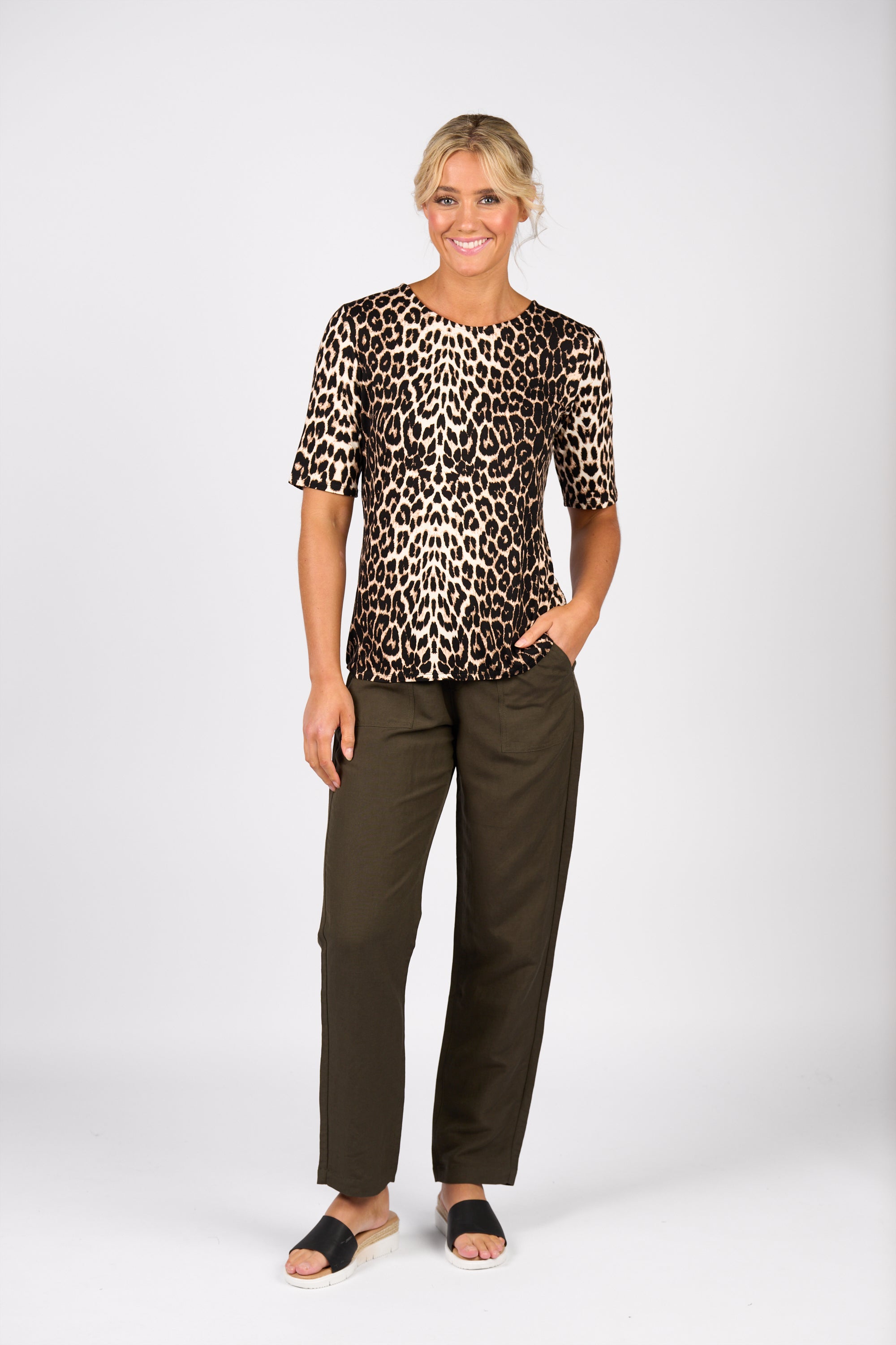 4329 Round Neck Knit Top - Leopard - Vassalli