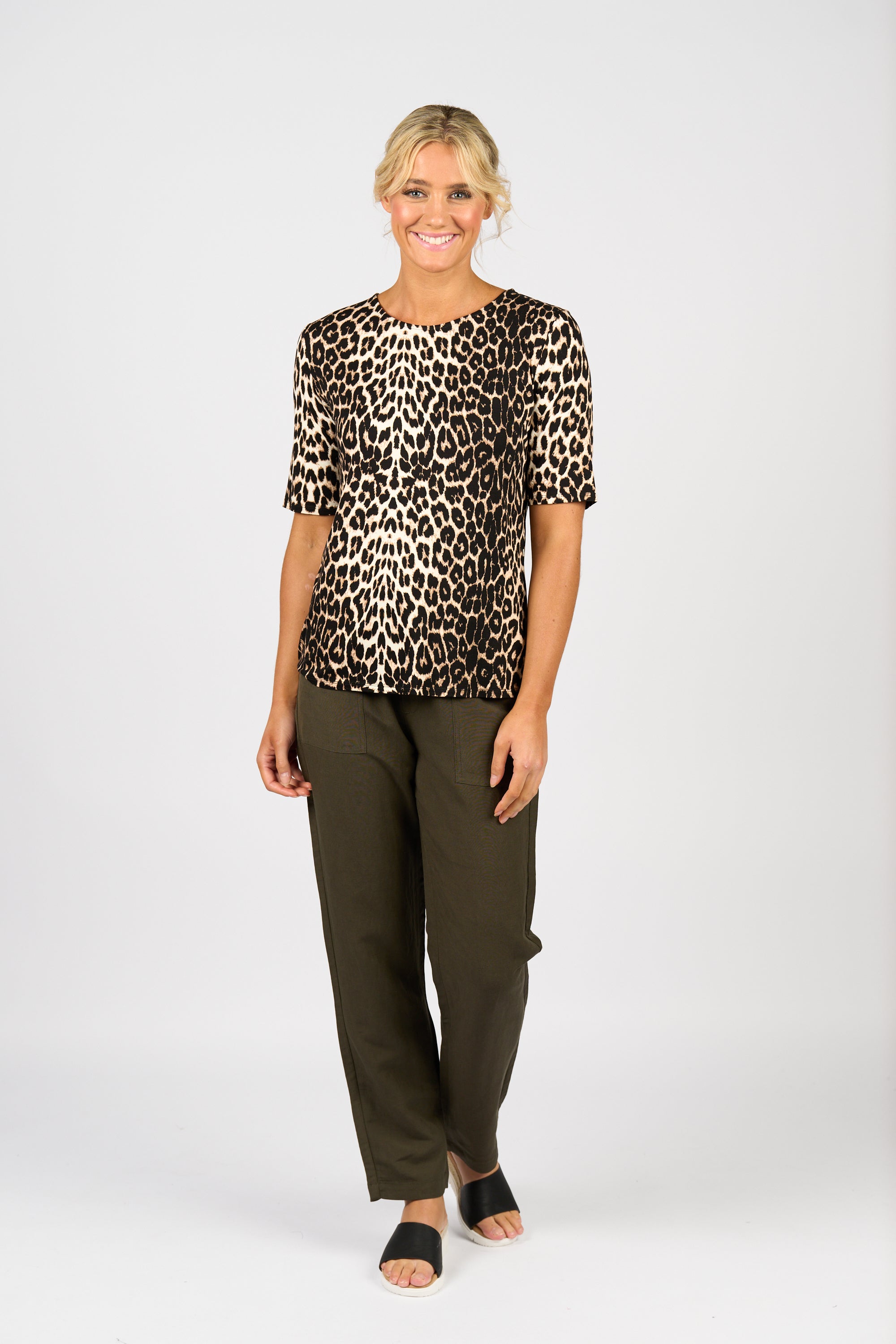 4329 Round Neck Knit Top - Leopard - Vassalli