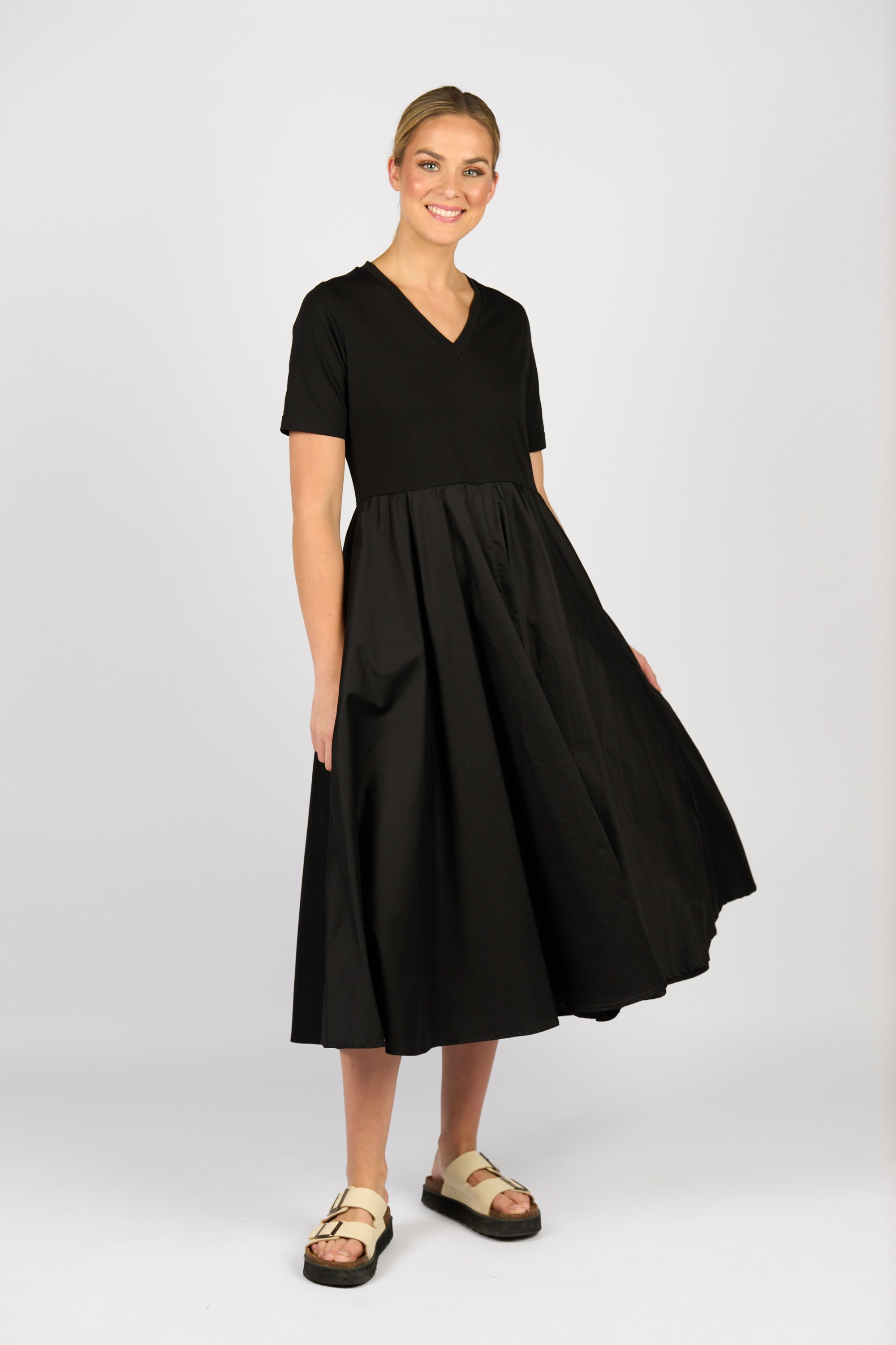6117 T-Shirt Dress - Black - Vassalli