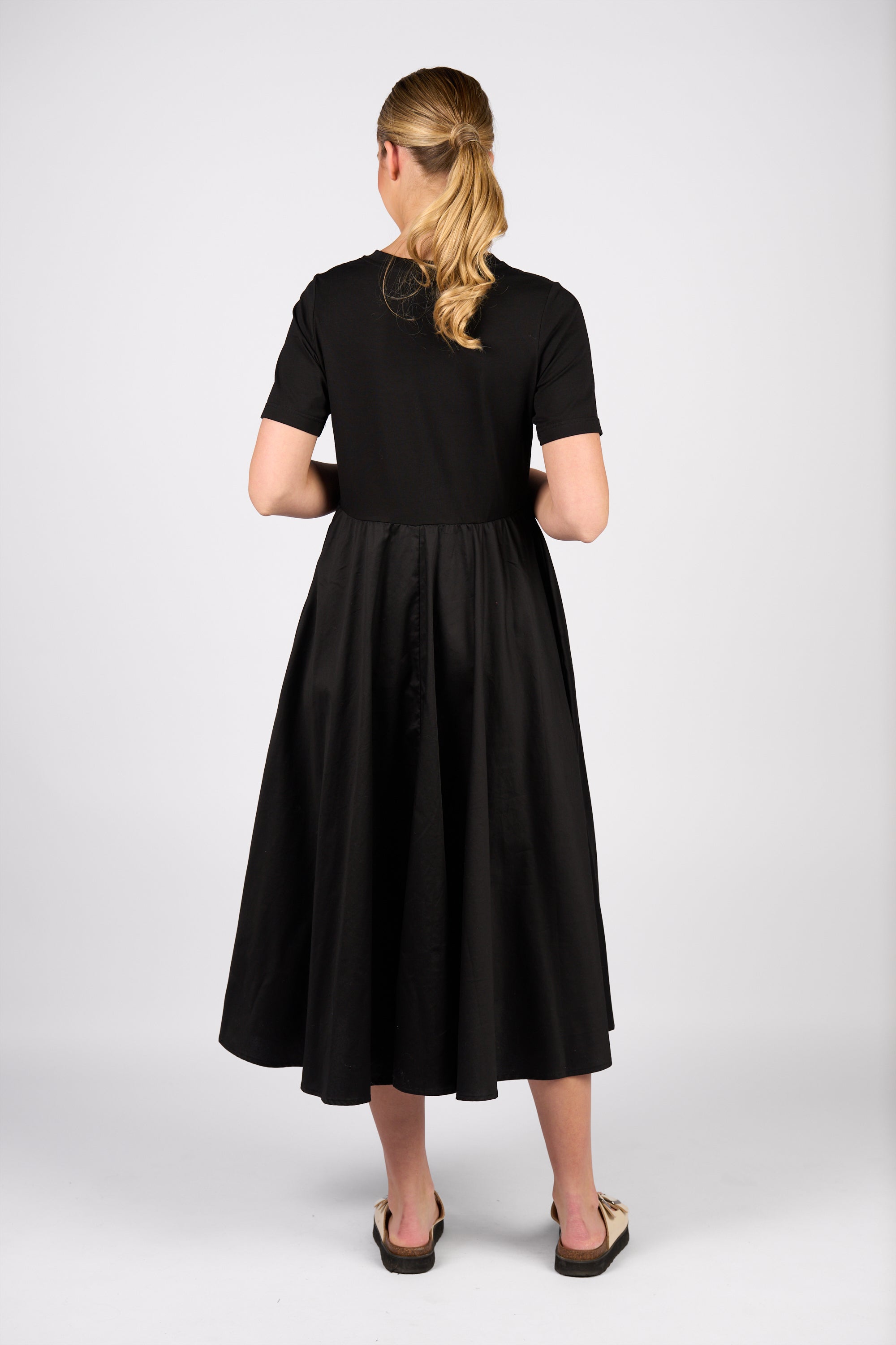 6117 T-Shirt Dress - Black - Vassalli