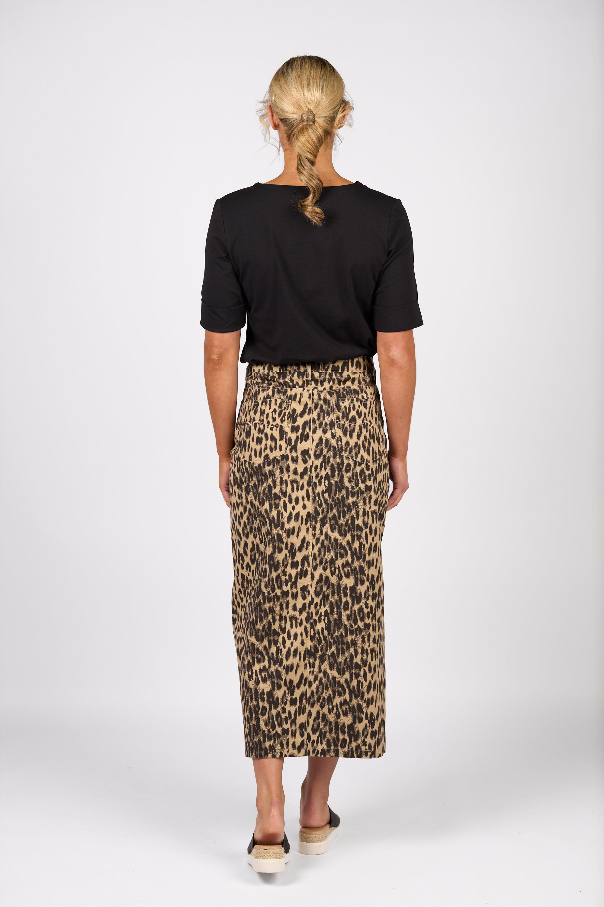 7056 Mid Length Skirt - Rafiki - Vassalli