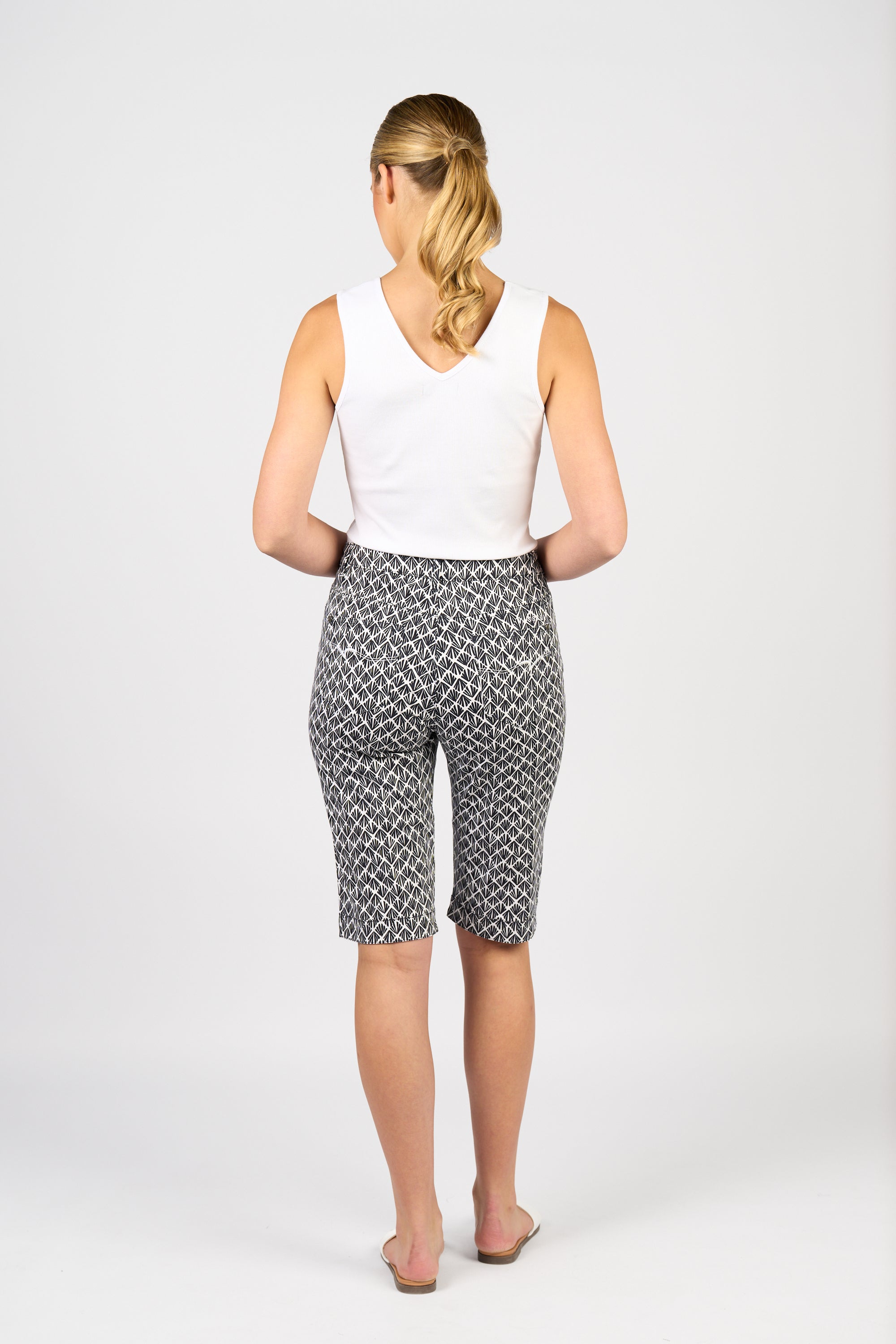 H1001ALW Lightweight Shorts - Fan - Vassalli