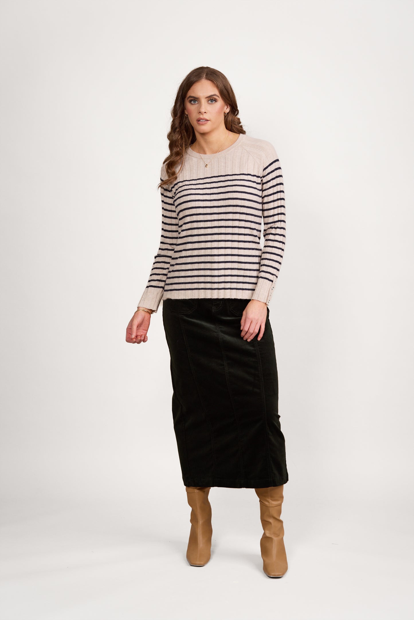 1071 Oatmeal/Ink - Round Neck Ribbed Knit Jumper with Dome Cuff Detail - Vassalli