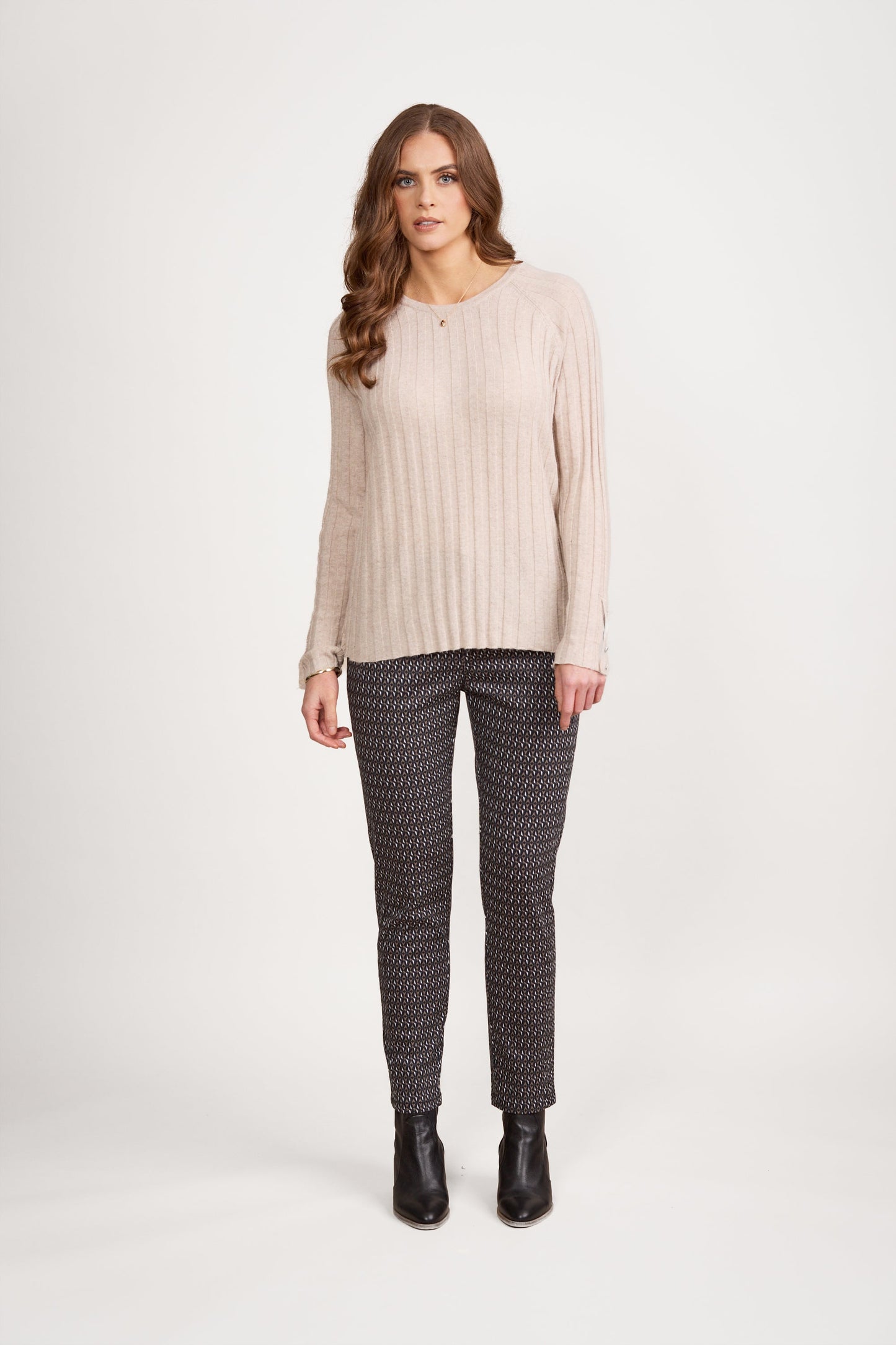 1071 Oatmeal - Round Neck Ribbed Knit Jumper with Dome Cuff Detail - Vassalli