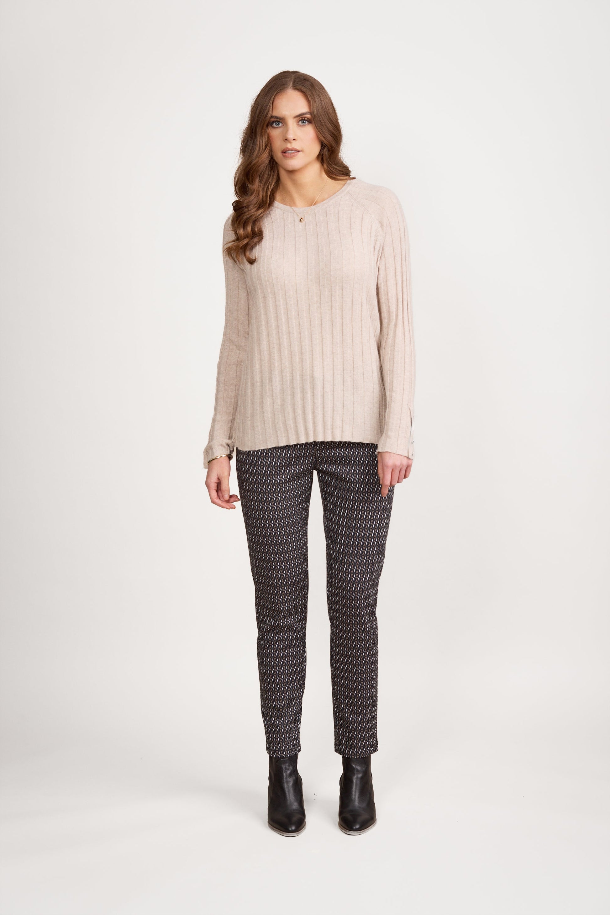 1071 Oatmeal - Round Neck Ribbed Knit Jumper with Dome Cuff Detail - Vassalli