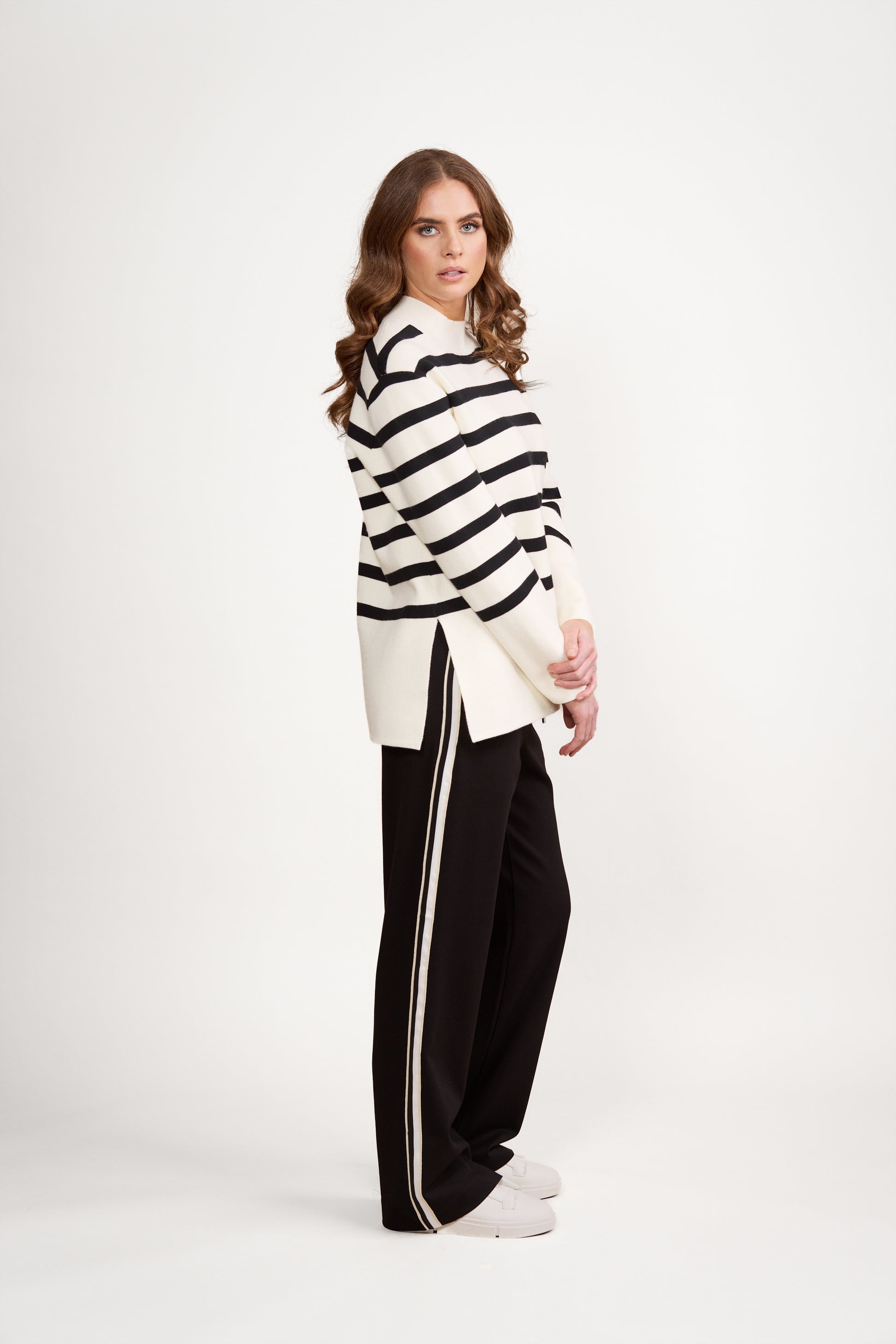 1078 Off White/Black - High Neck Relaxed Fit Sweater with Side Splits - Vassalli