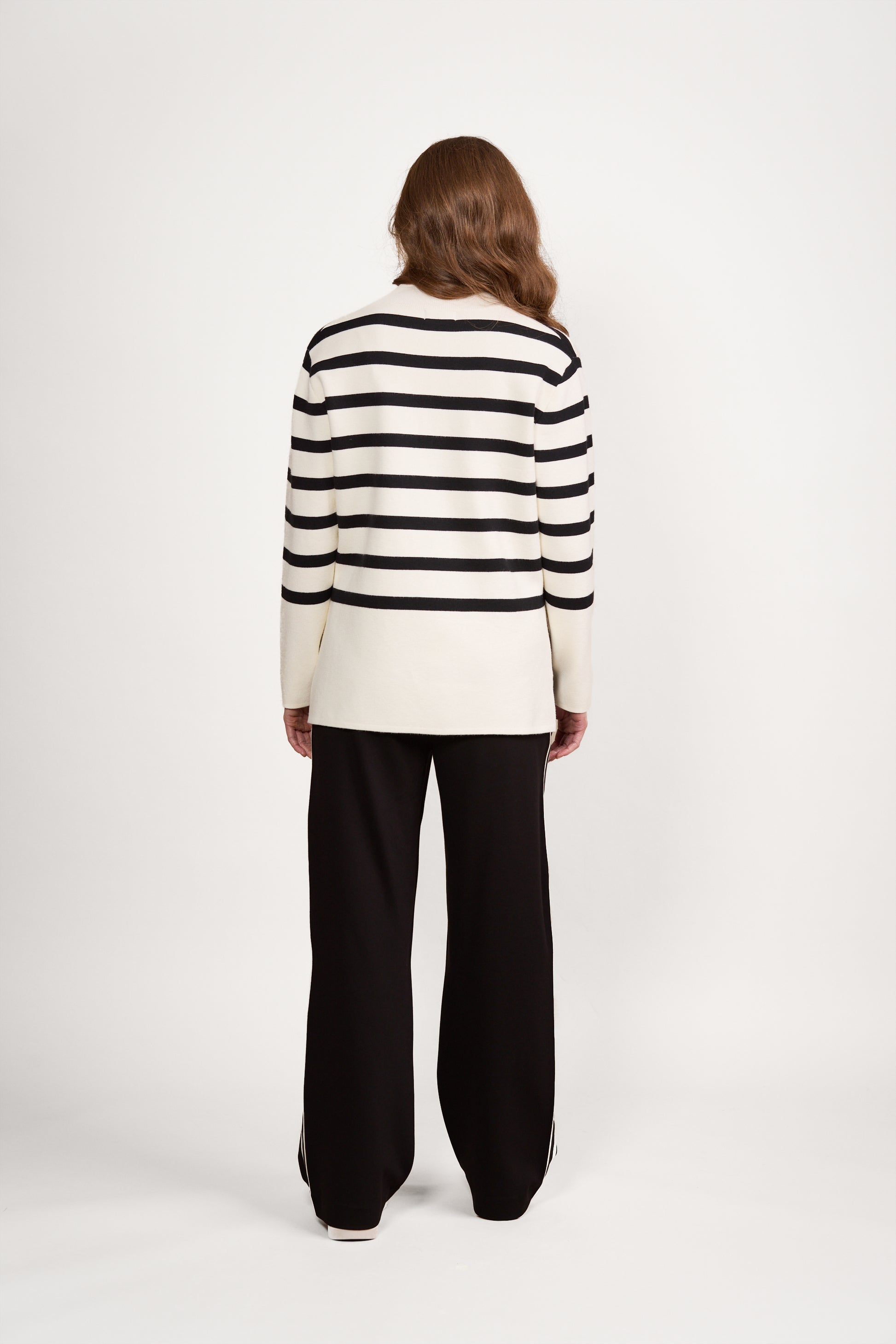 1078 Off White/Black - High Neck Relaxed Fit Sweater with Side Splits - Vassalli