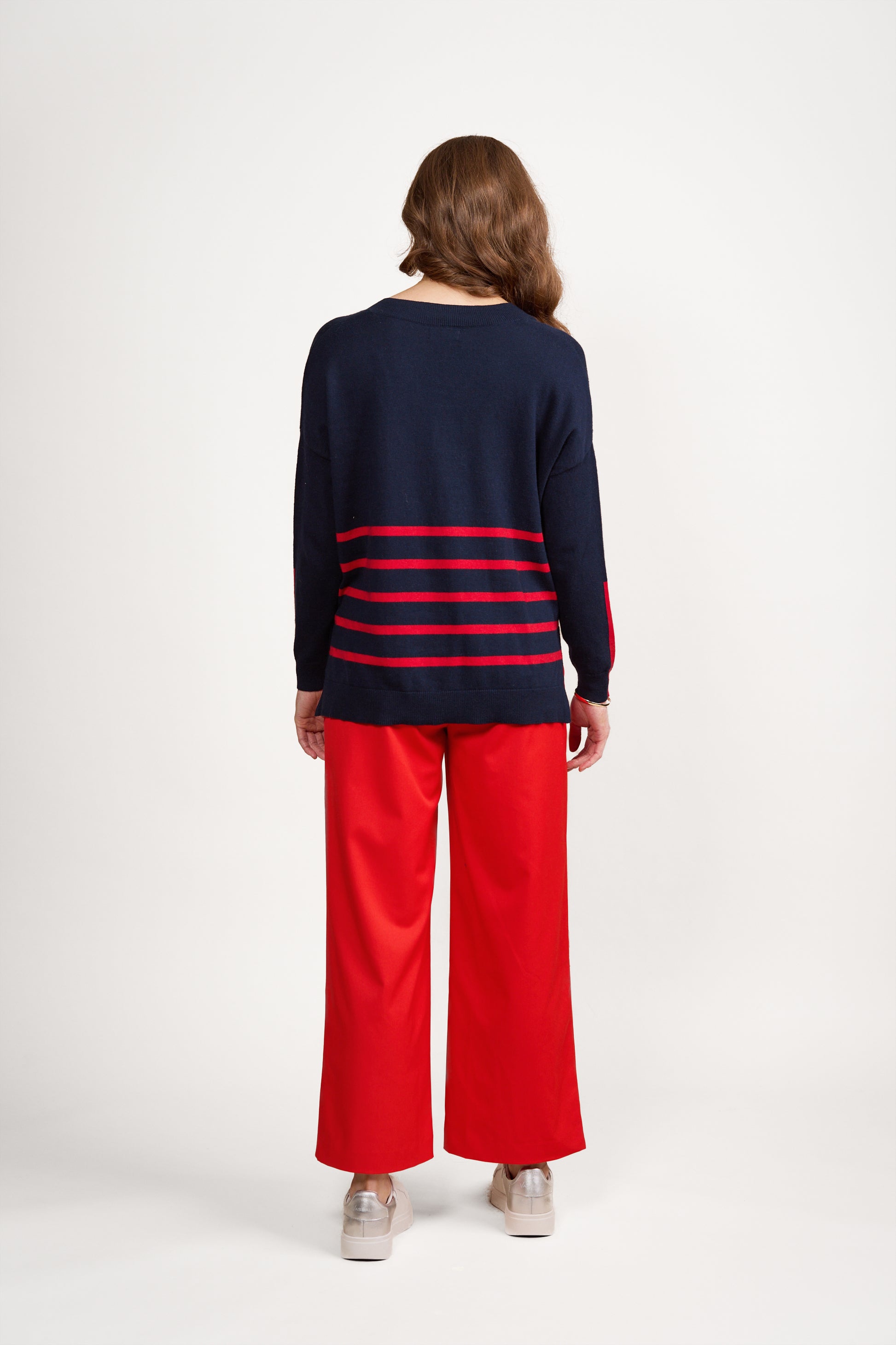 1083 Ink/Red - Relaxed V Neck Sweater - Vassalli