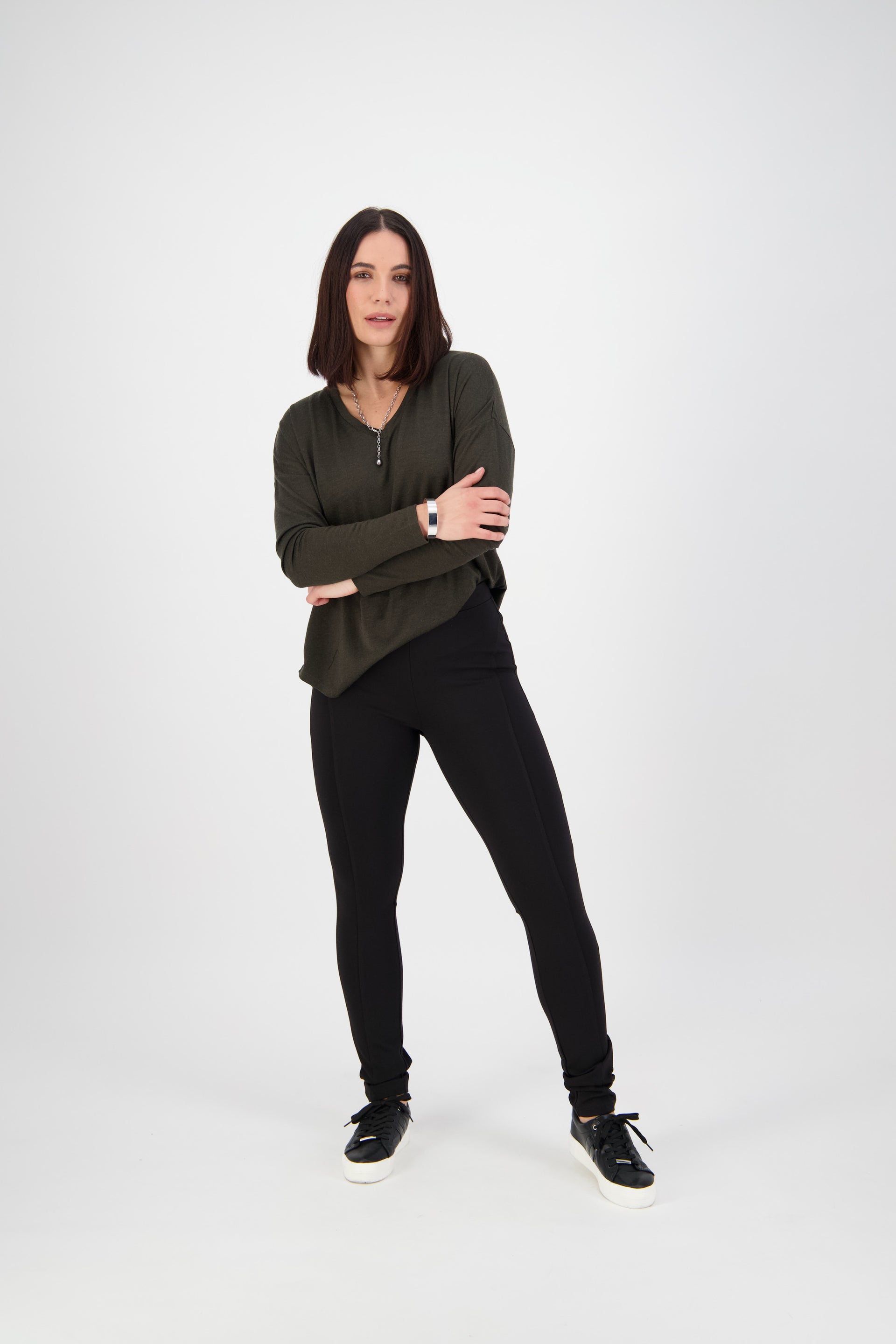 12106 Black - Skinny Leg Full Length Ponti Pull-On - Vassalli