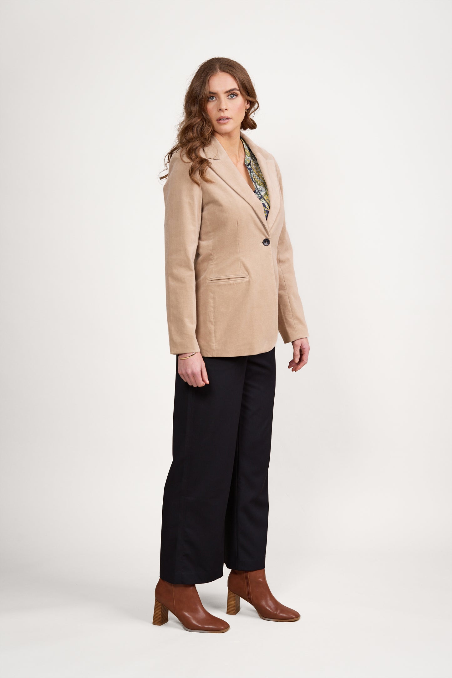 2063M Oat - Shaped Pinwale Cord Blazer - Vassalli