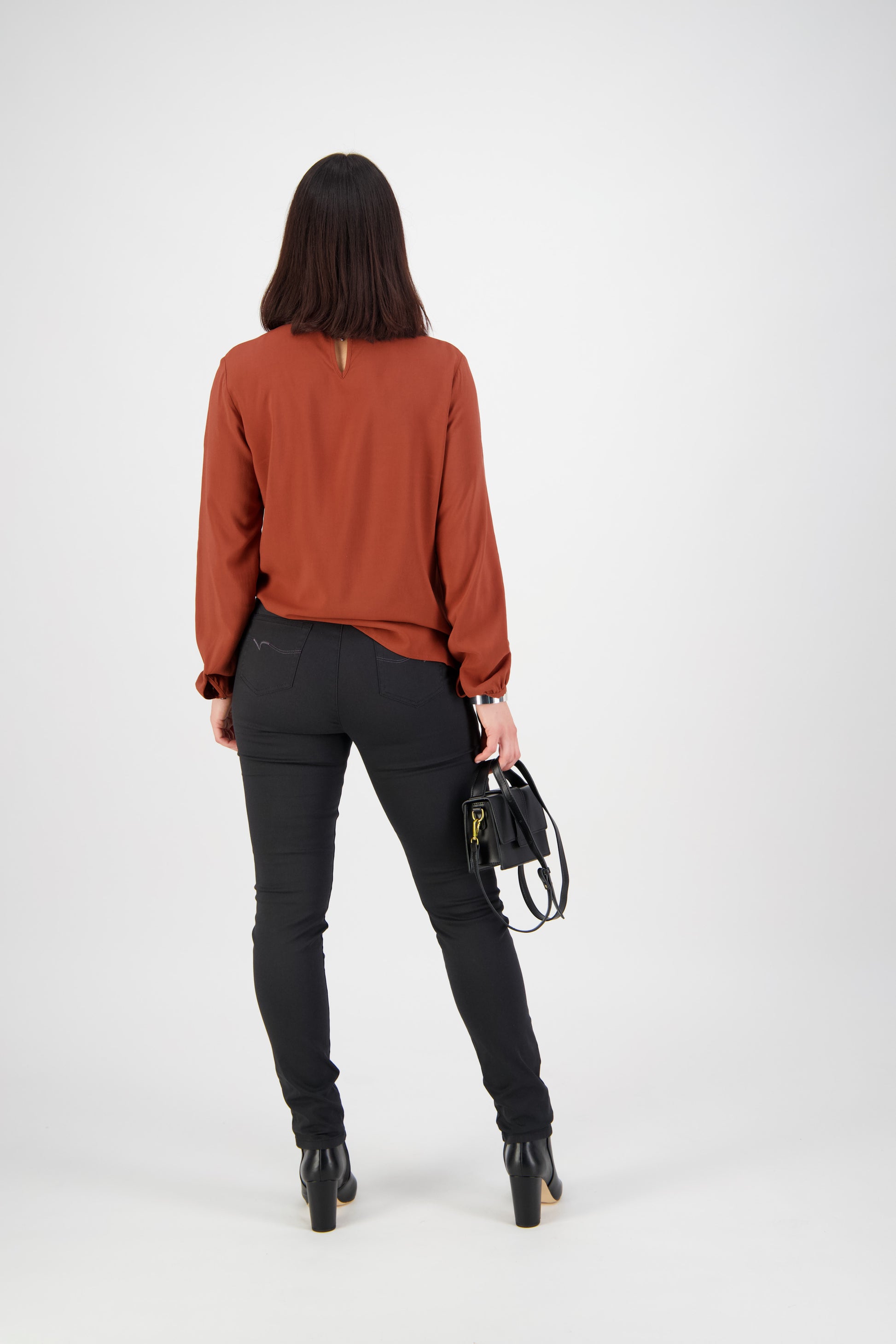 230D Black - Skinny Leg Full Length Spray on Pull On - Vassalli