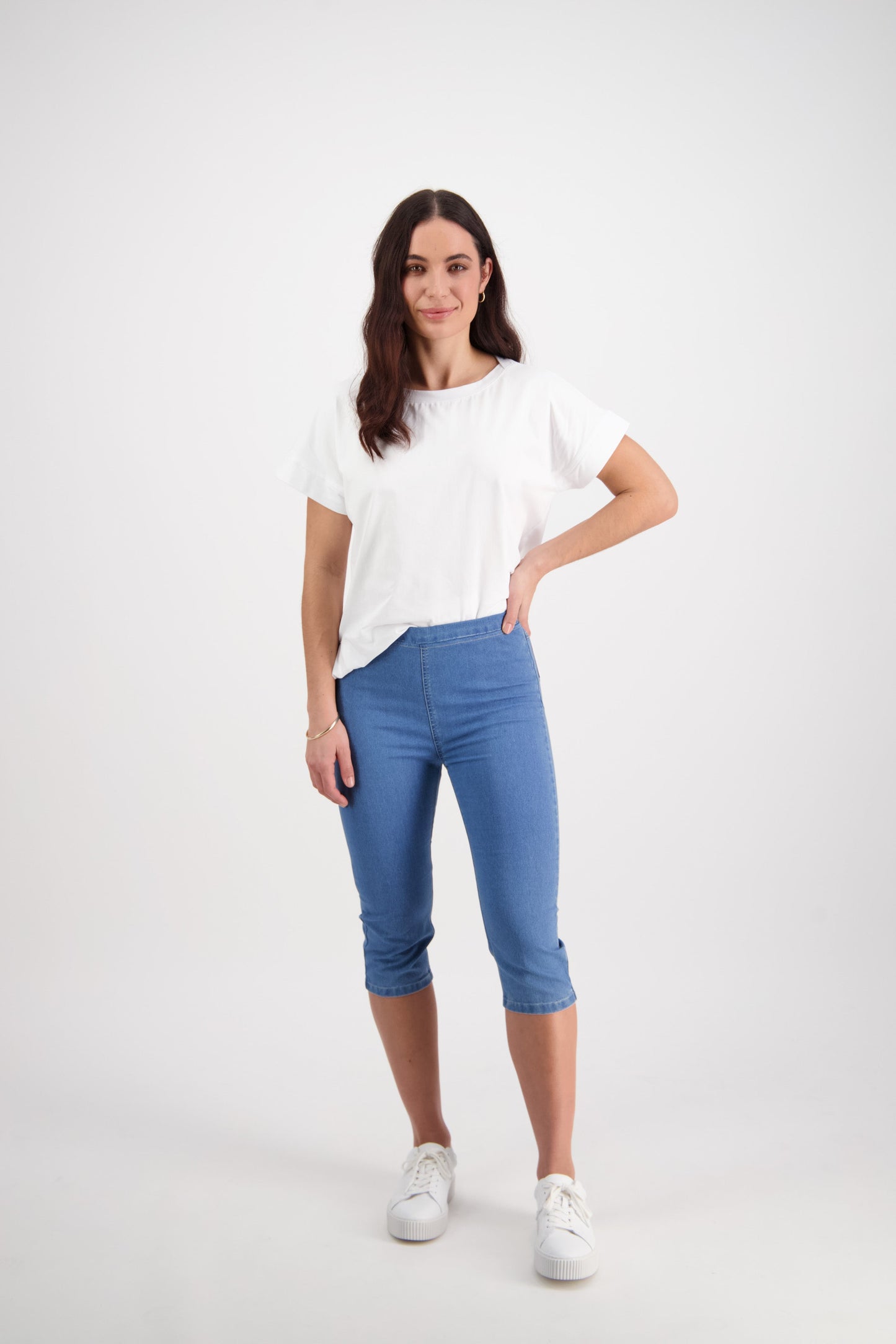 261CS Light Denim - Skinny Leg 3/4 Length Contrast Stitch Denim Pull On - Vassalli