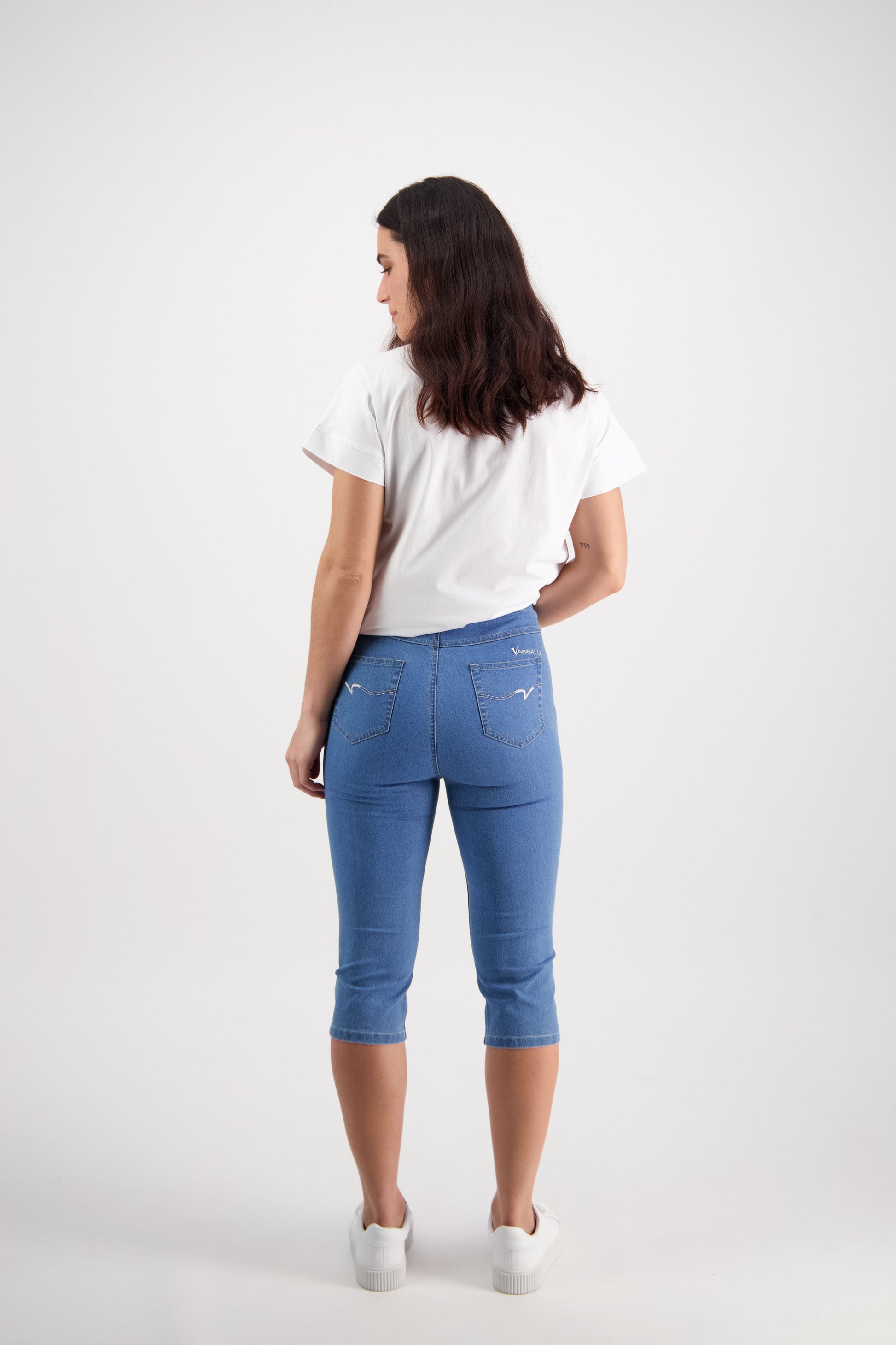 261CS Light Denim - Skinny Leg 3/4 Length Contrast Stitch Denim Pull On - Vassalli