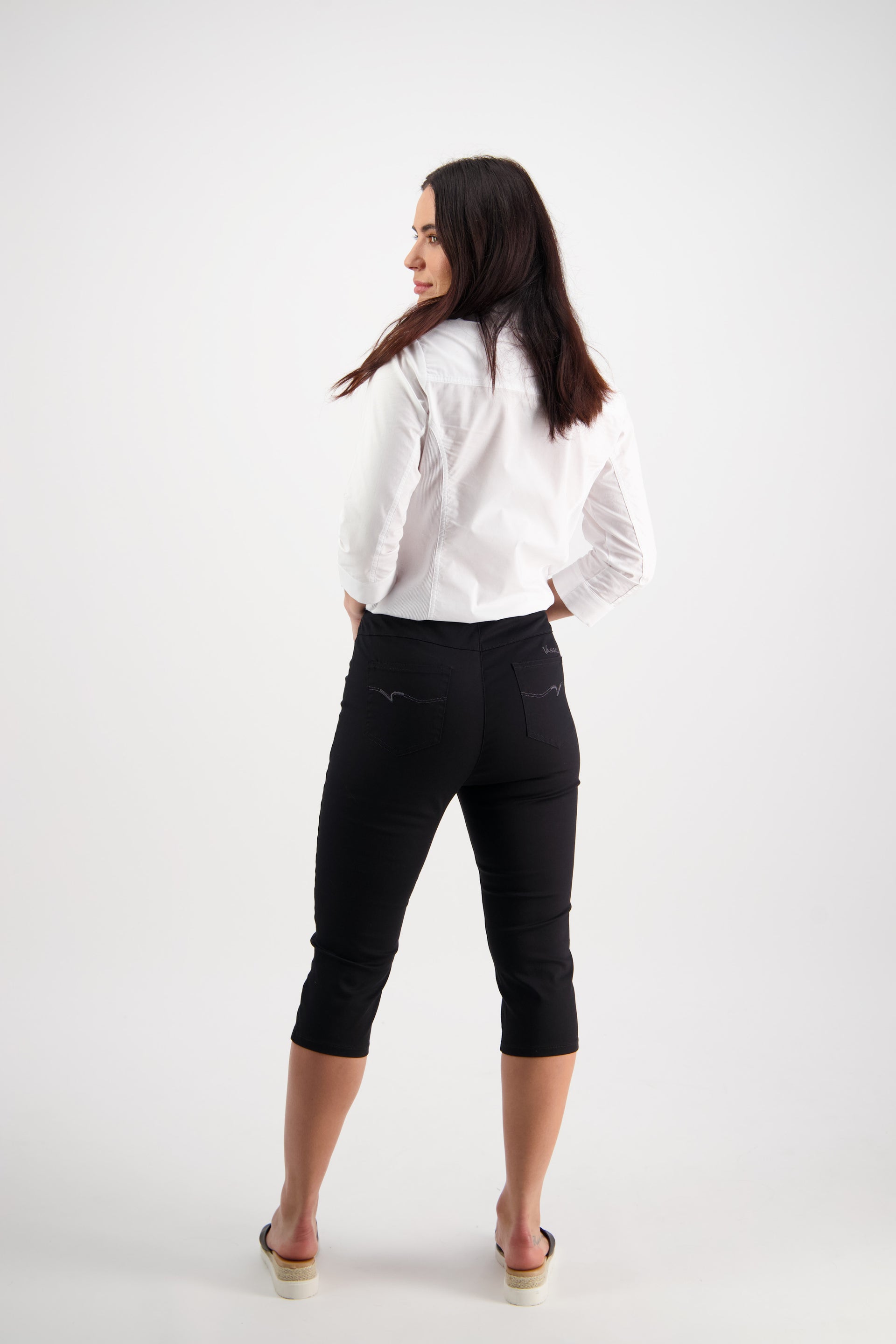261LW Black - Plain Skinny Leg 3/4 Length Lightweight Pull-On - Vassalli