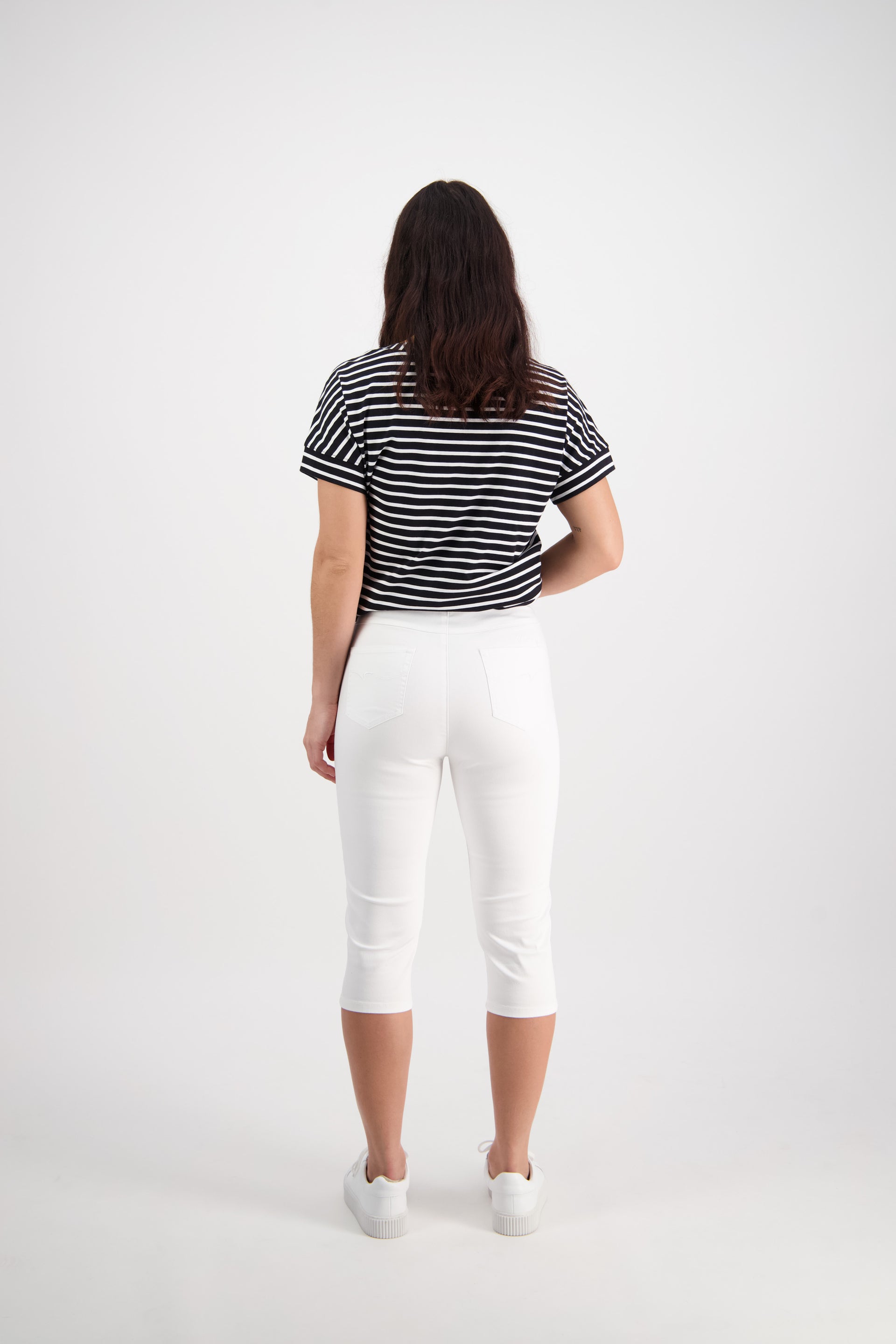 261LW White - Plain Skinny Leg 3/4 Length Lightweight Pull-On - Vassalli
