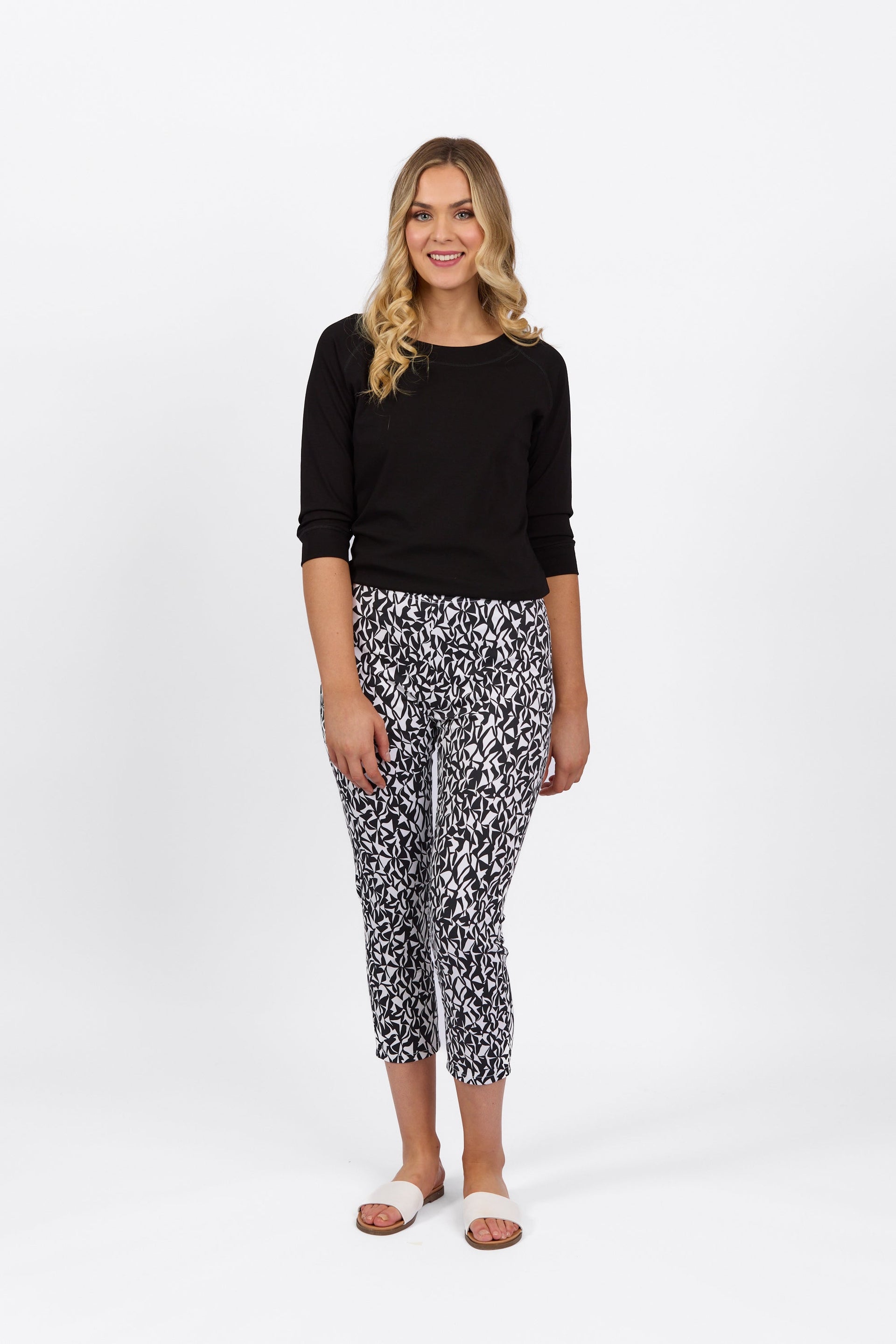 271LW Accent - Printed Skinny Leg 7/8 Length Lightweight Pull-On - Vassalli