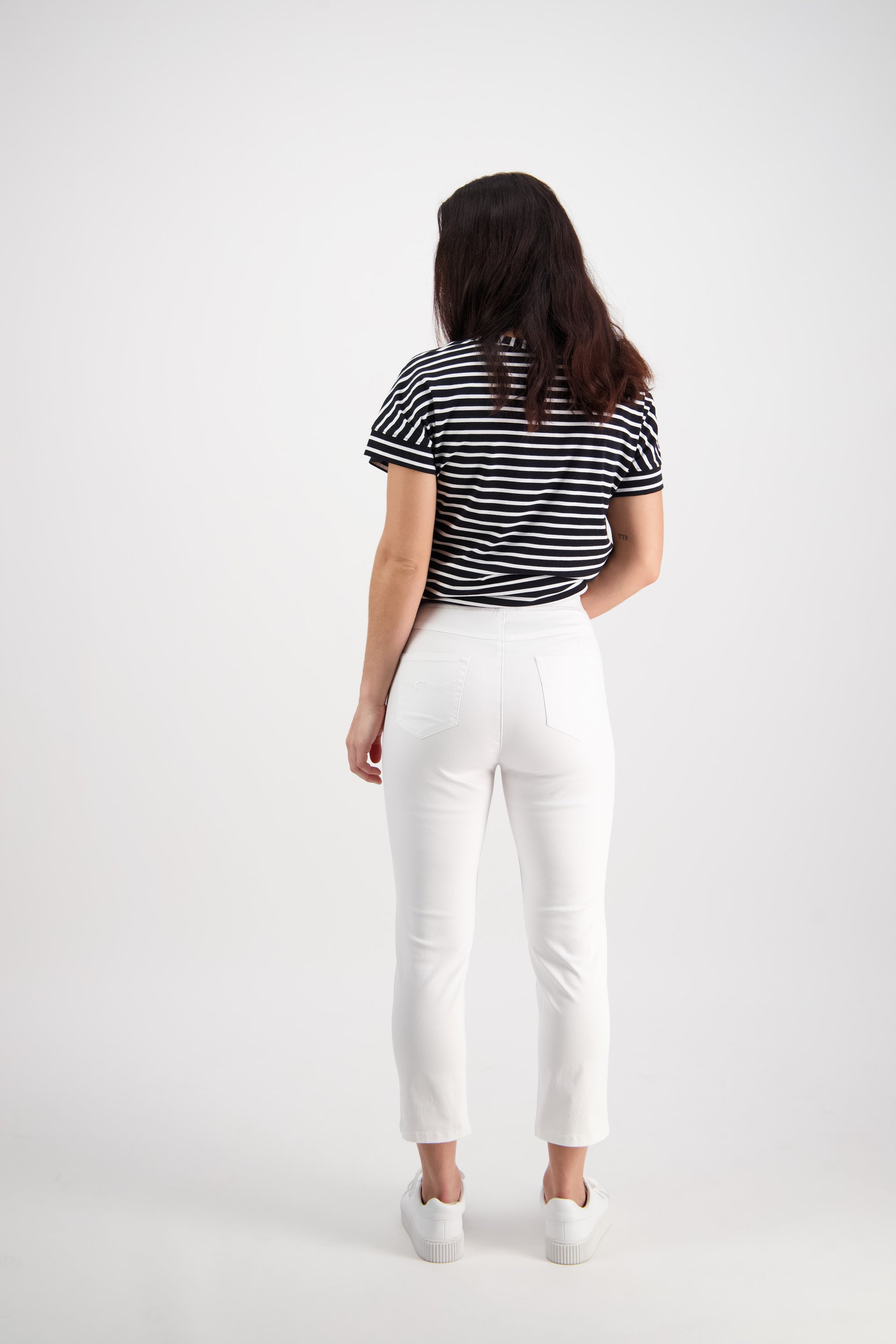 271LW White - Plain Skinny Leg 7/8 Length Lightweight Pull-On - Vassalli