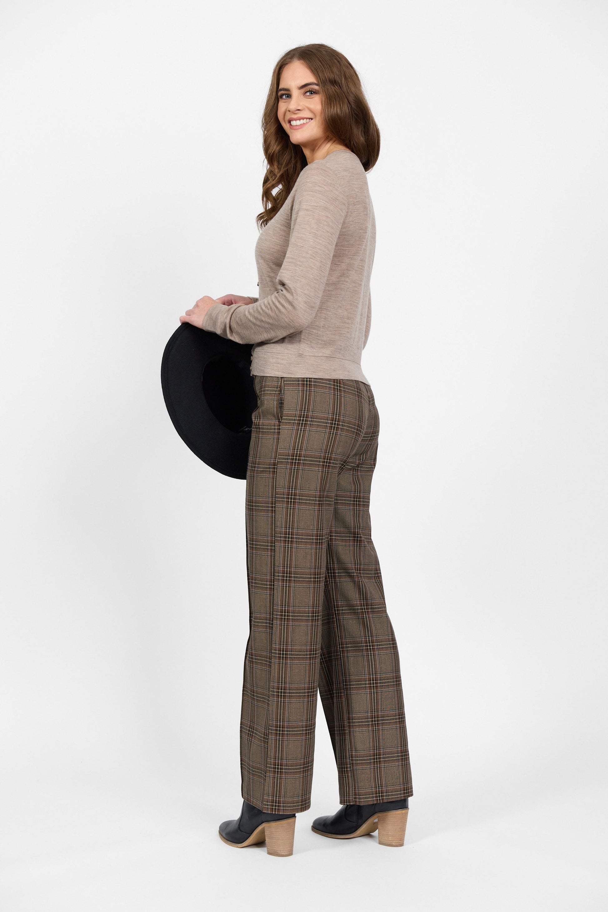 4147 Twig - 100% Merino Cropped Cardi - Vassalli