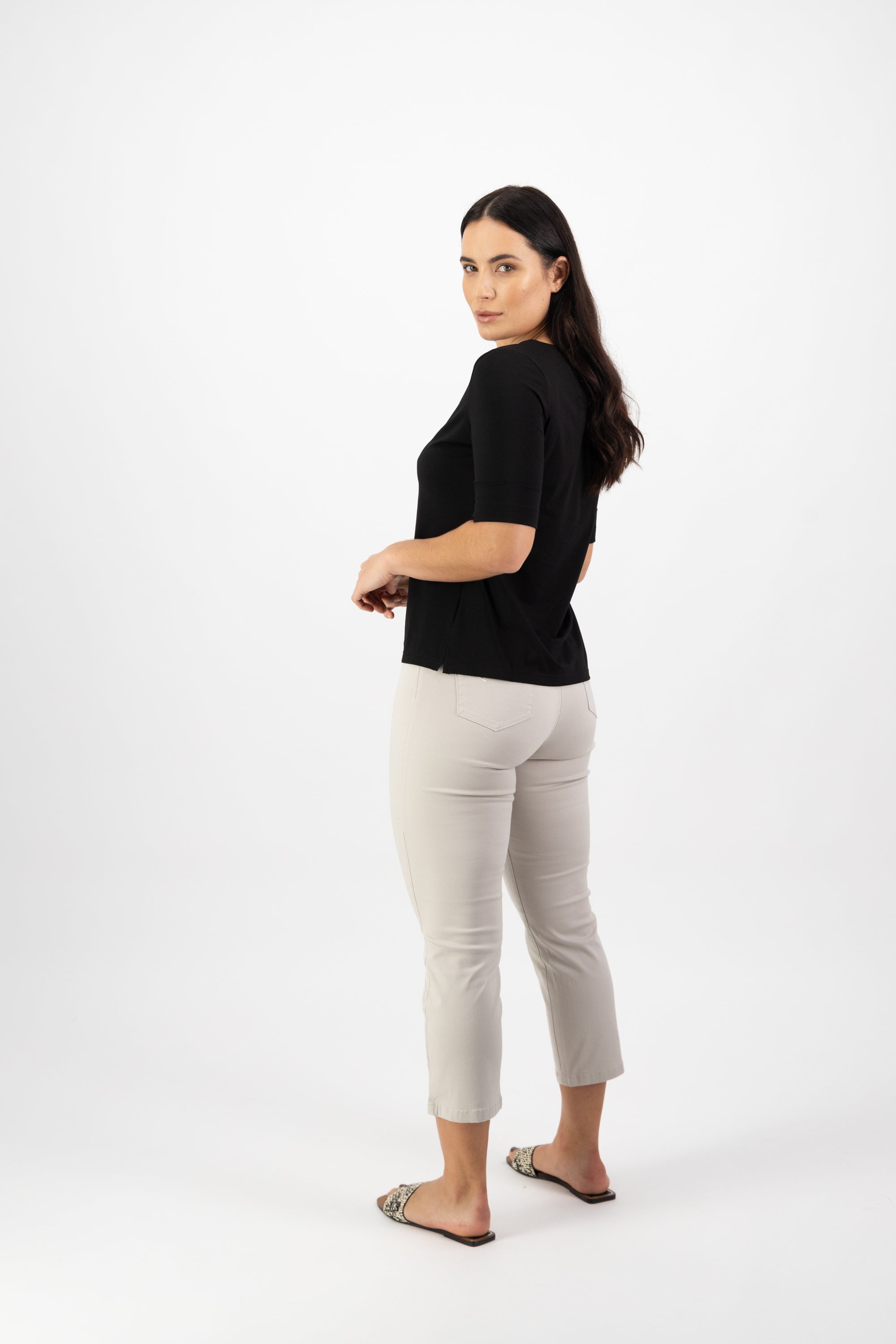4264 Black - V Neck Top - Vassalli