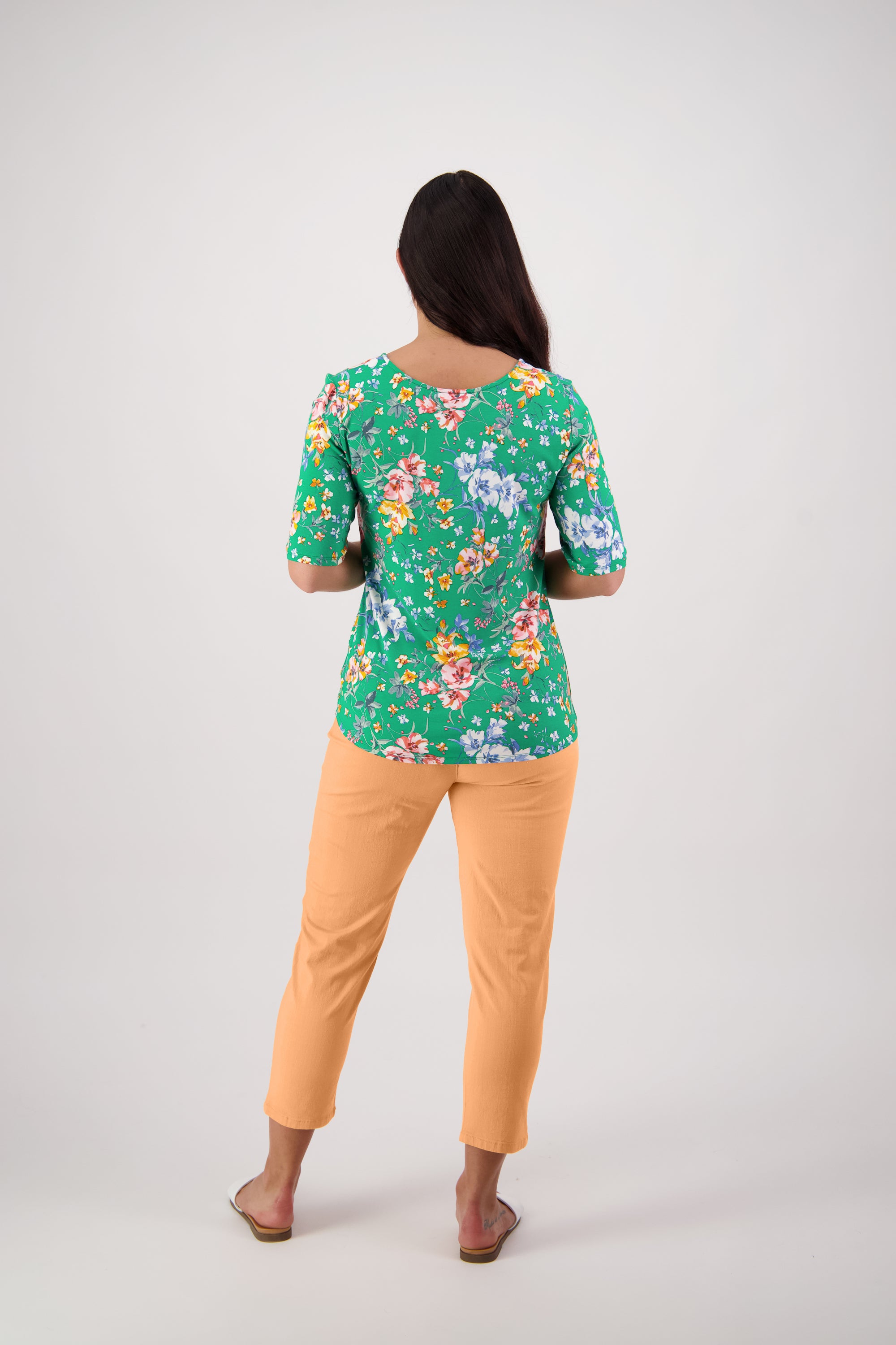4329 Lush - 3/4 Sleeve Round Neck Knit Top - Vassalli