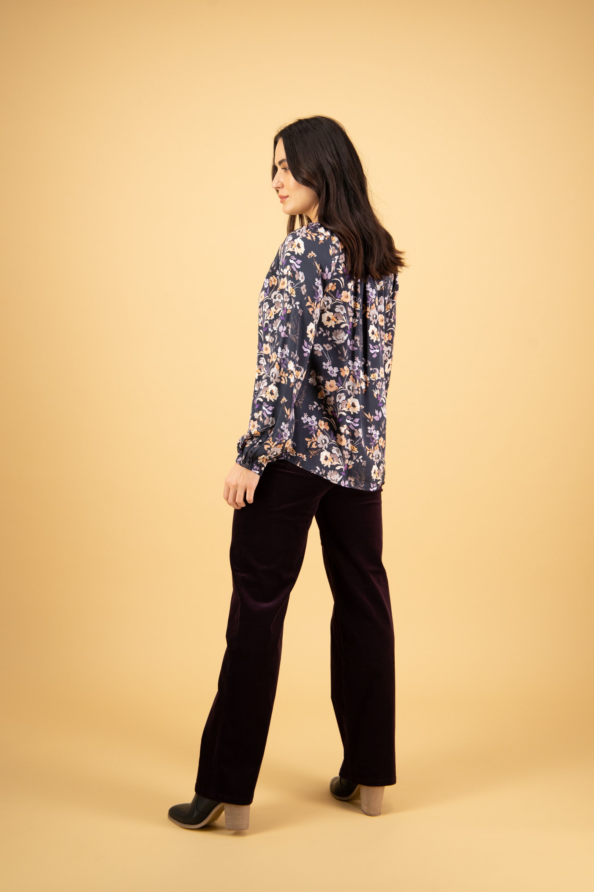 4404 Flora - Printed V Neck Top with Front Frill and Neck Ties - Vassalli