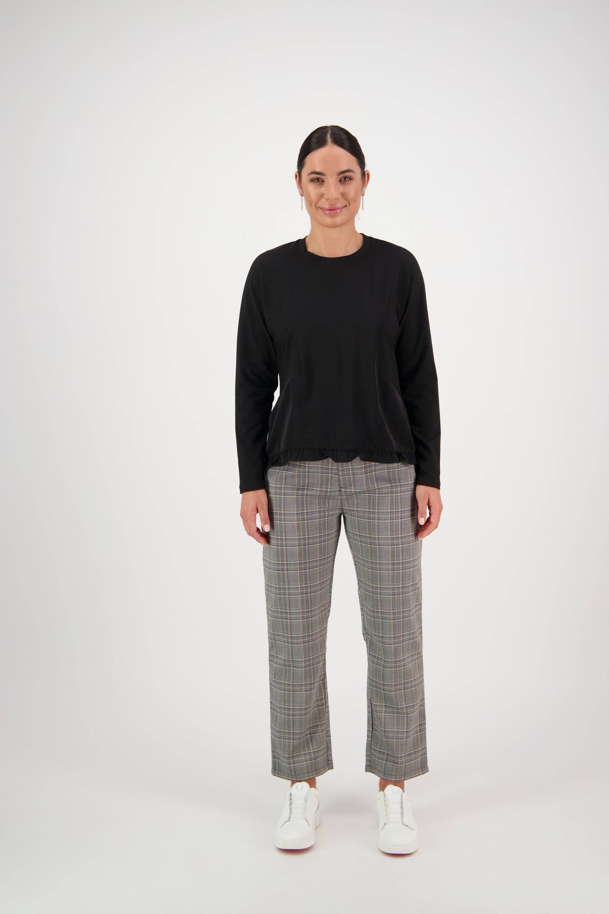 4439 Long Sleeve Top - Black - Vassalli