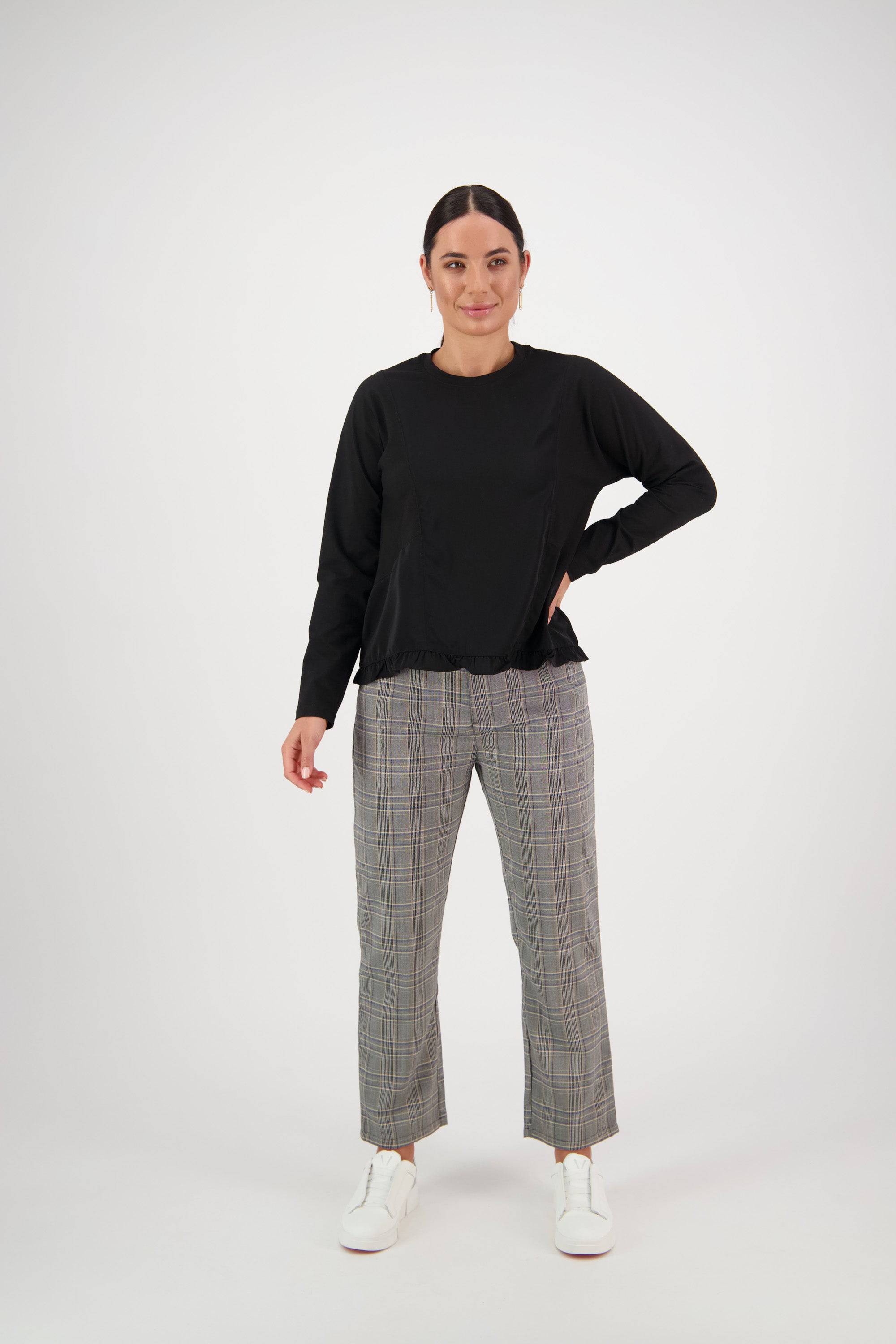 4439 Long Sleeve Top - Black - Vassalli