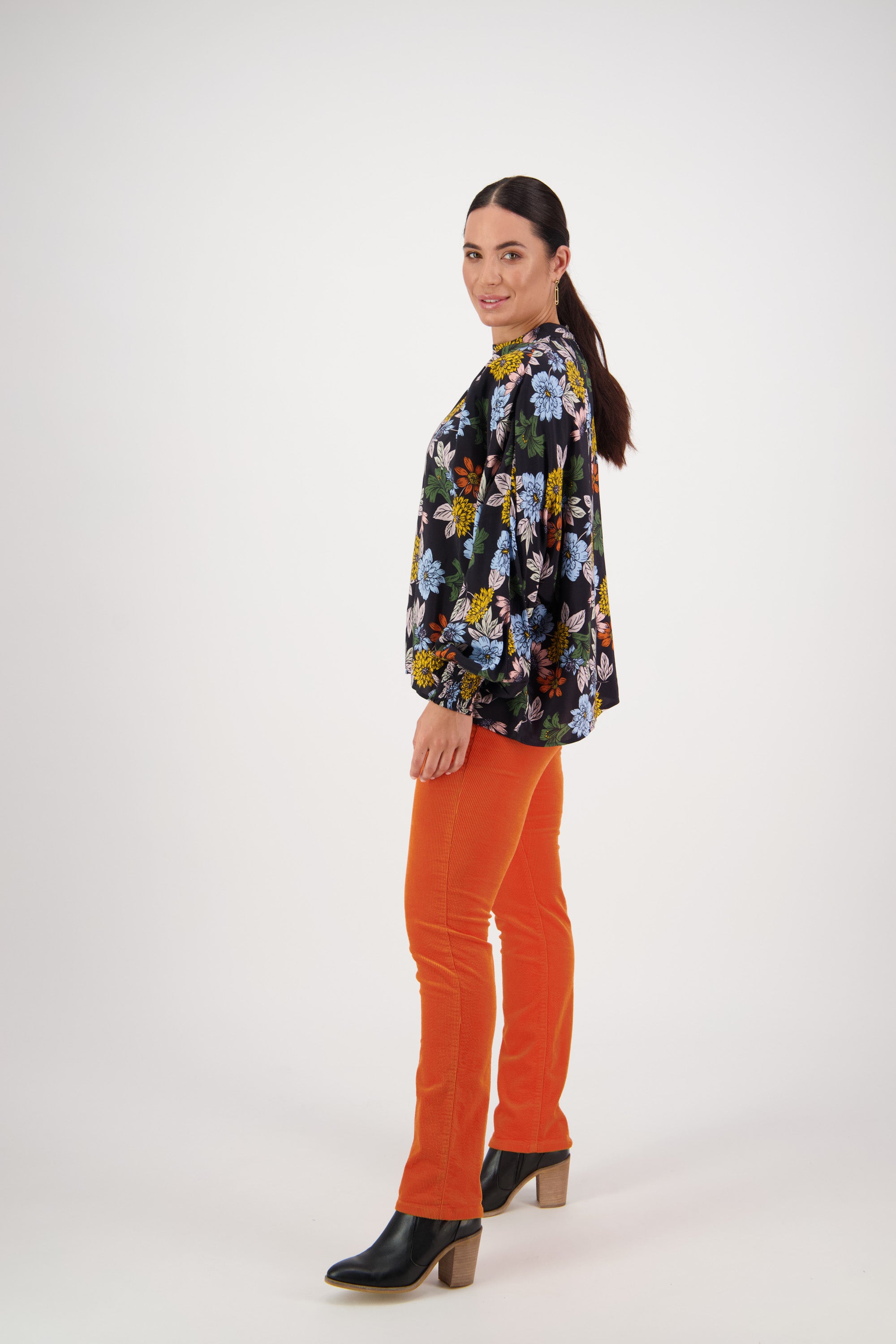 4440 Viva La Bloom - Batwing Printed Top with Shirred Cuff - Vassalli