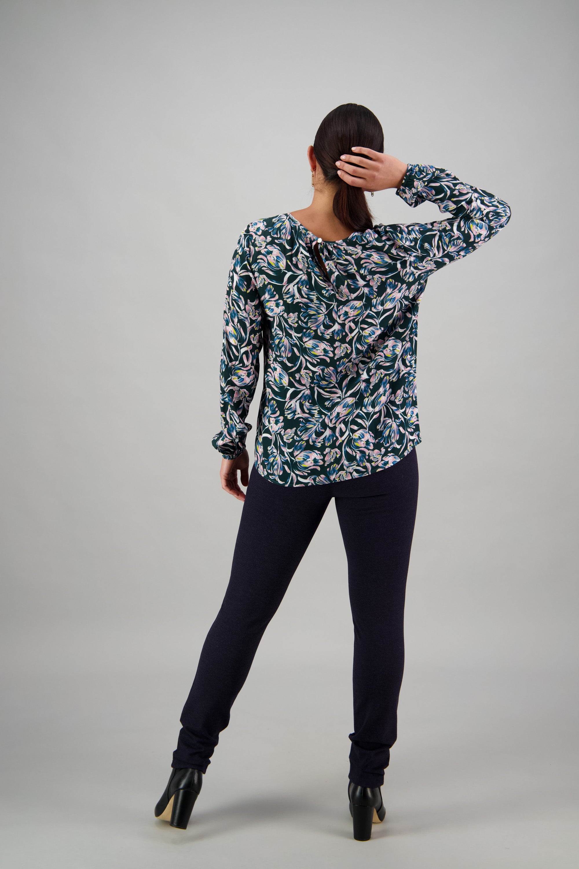 4446 Valentina - Printed Long Sleeve Top with Gathered Neckline - Vassalli