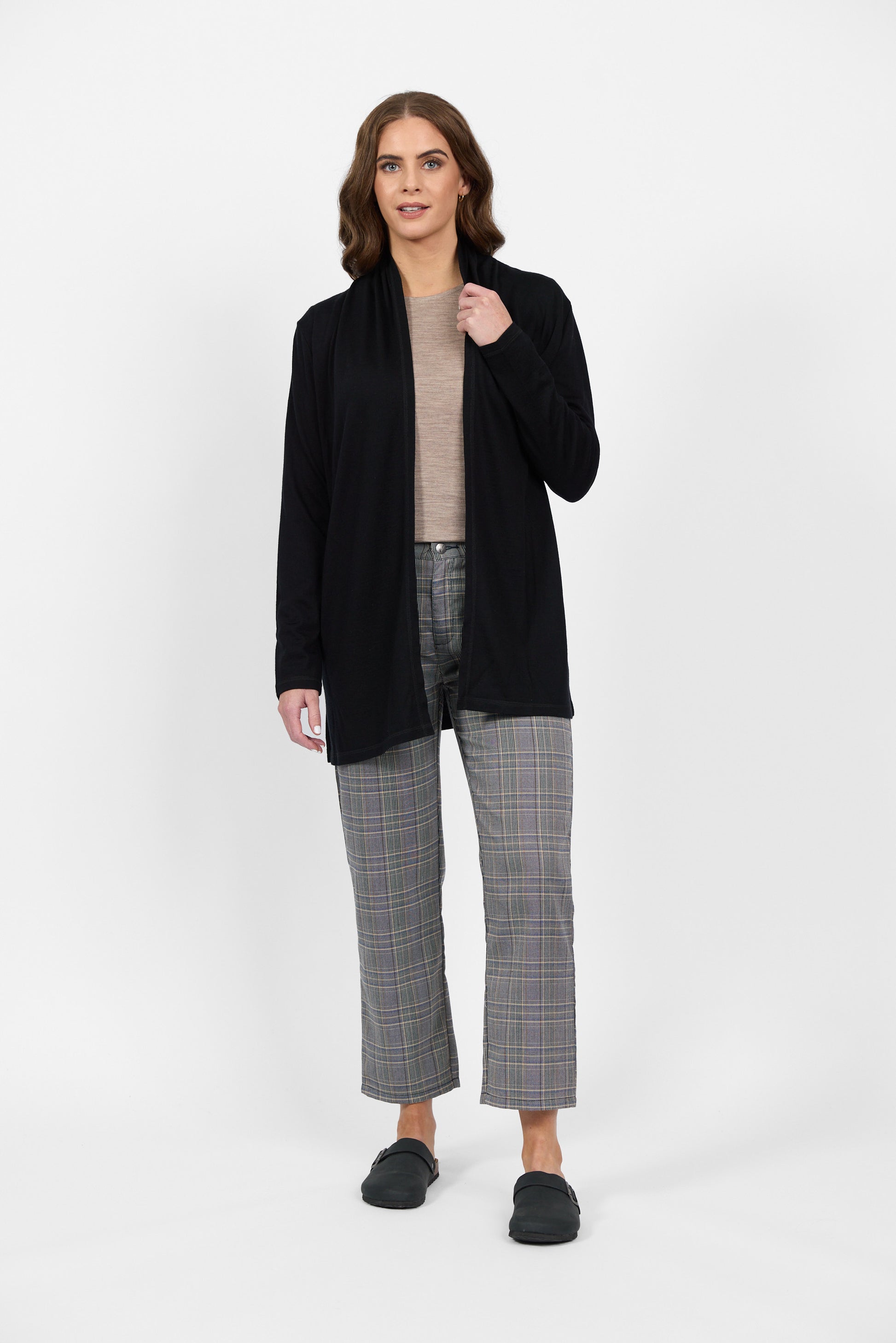 4469 Black - 100% Merino Relaxed Cardi - Vassalli