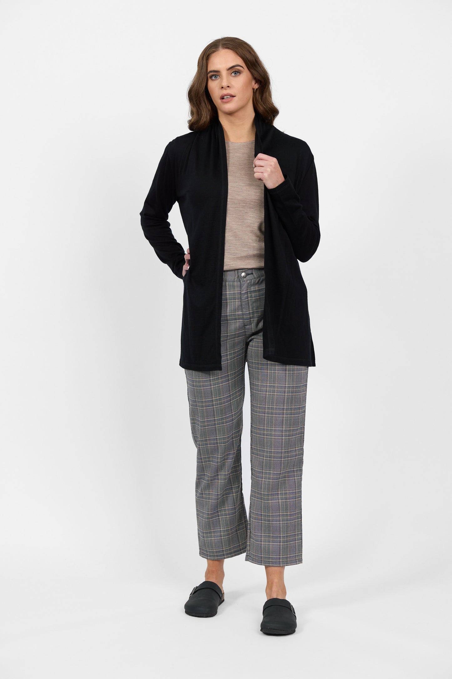 4469 Black - 100% Merino Relaxed Cardi - Vassalli